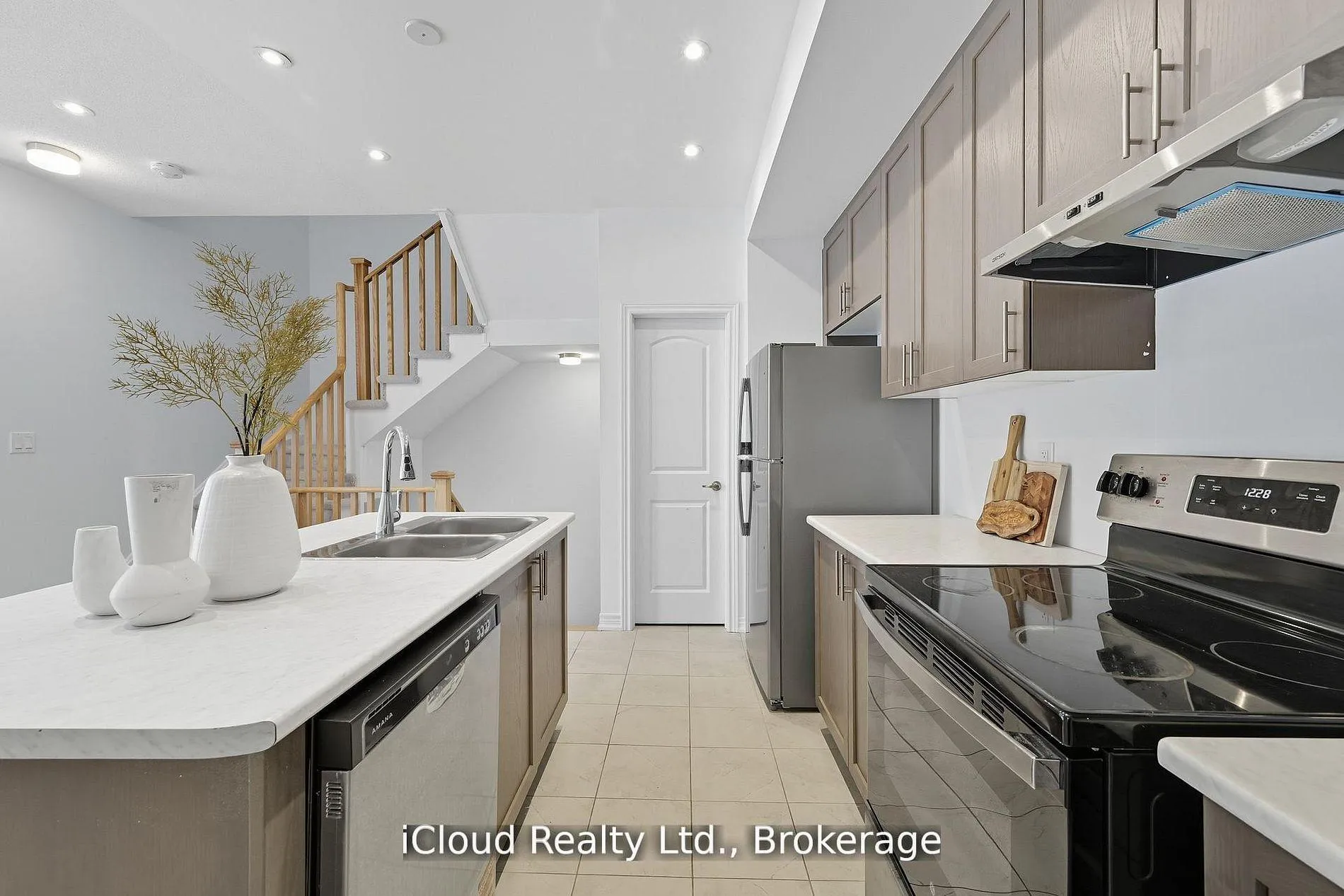 Photo 26 of 1117 Lockie Drive, Oshawa, Kedron — HOMEH