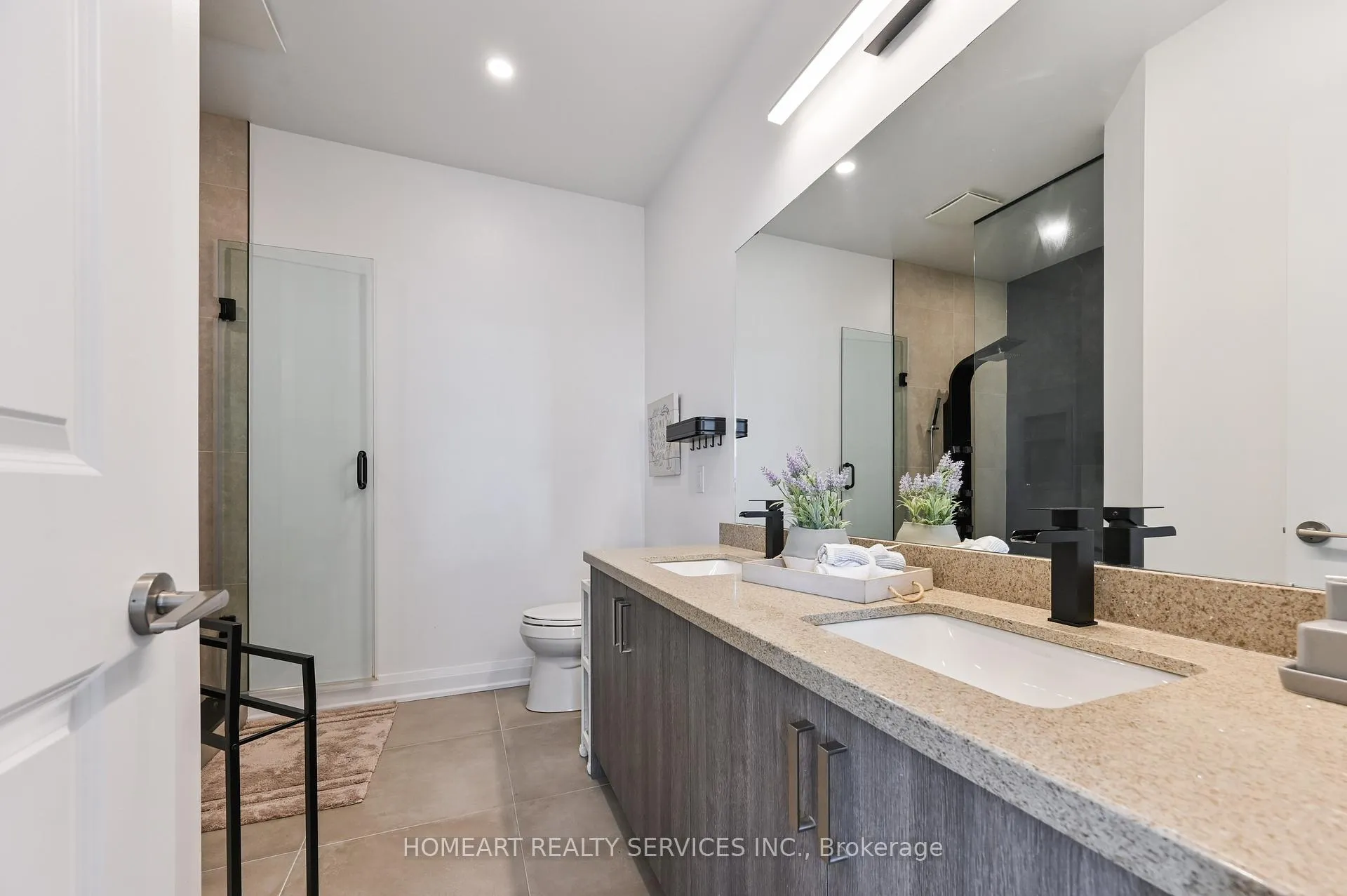 Photo 13 of 17 Thomas Foster Street, Markham, Berczy — HOMEH