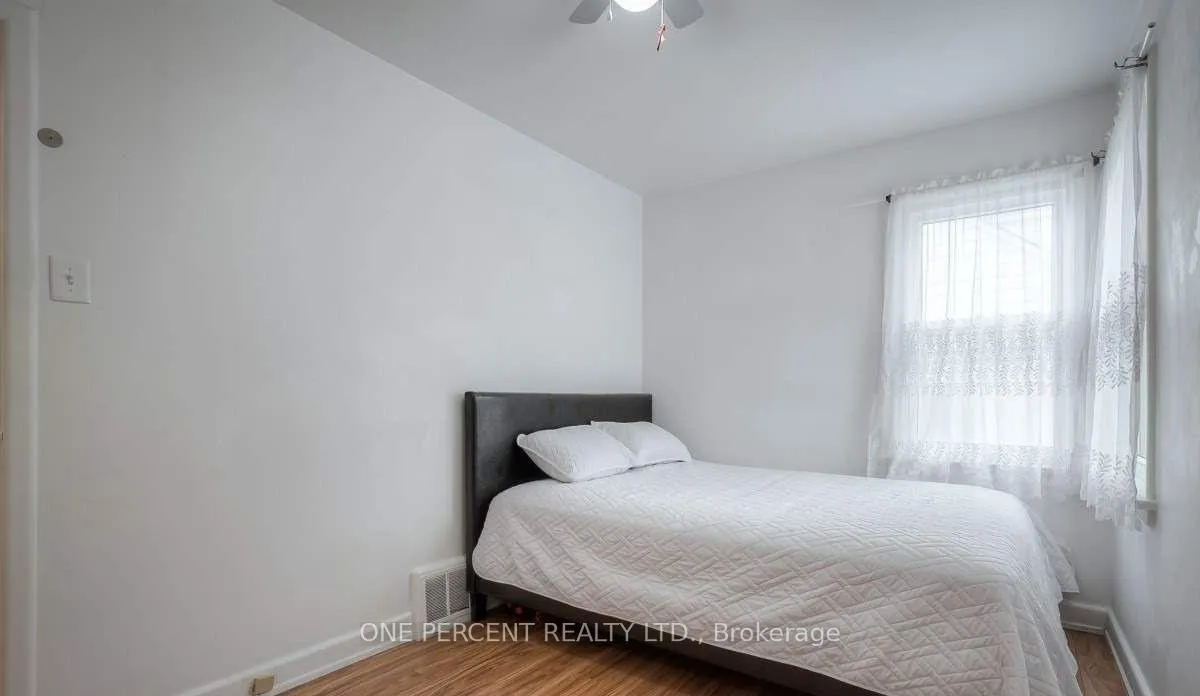 Photo 7 of 35 Lamont Avenue, Scarborough, Agincourt South-Malvern West — HOMEH