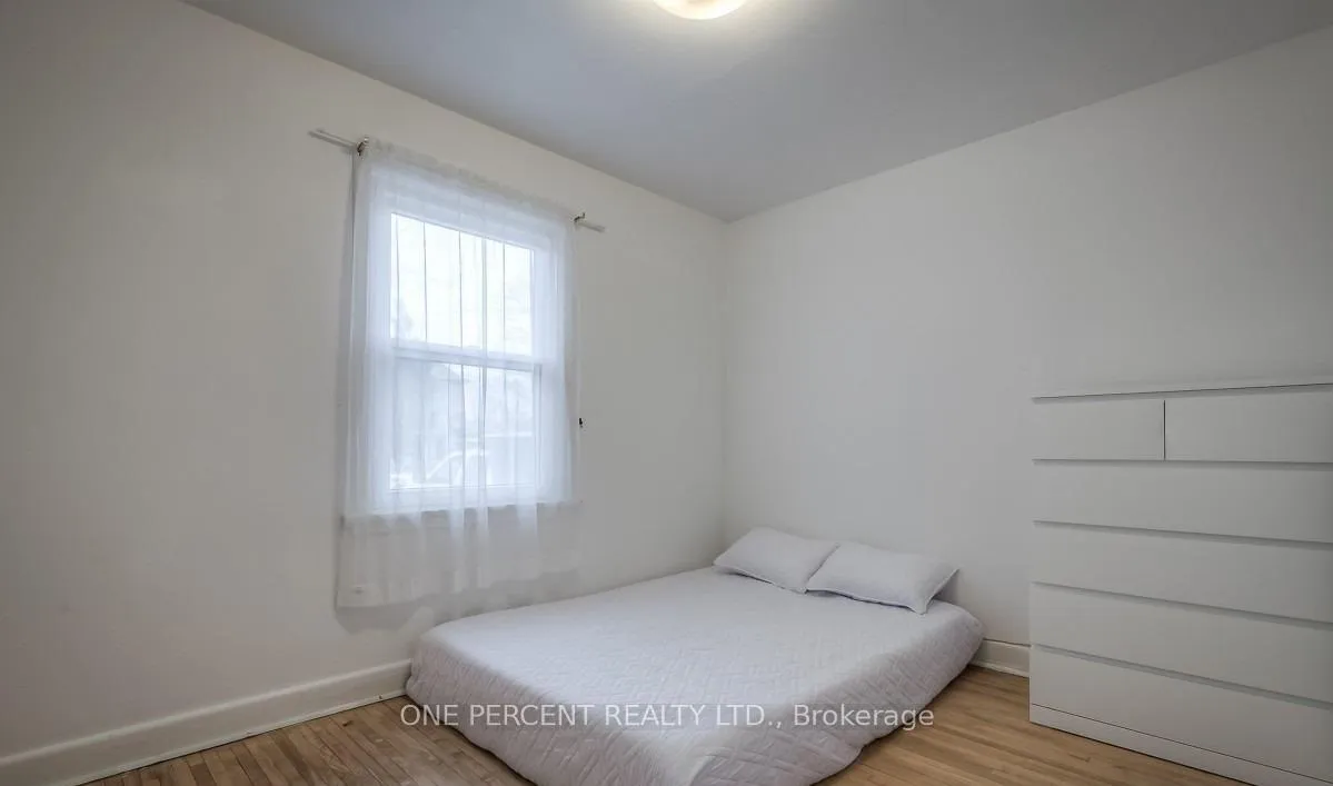 Photo 8 of 35 Lamont Avenue, Scarborough, Agincourt South-Malvern West — HOMEH