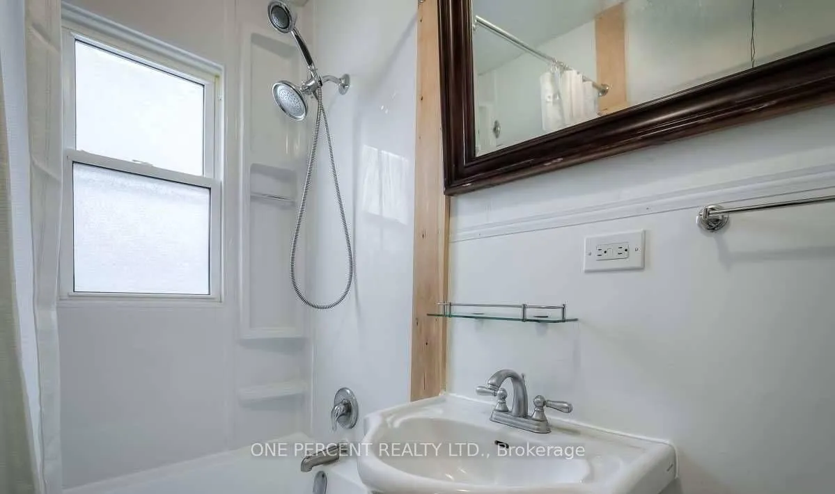 Photo 9 of 35 Lamont Avenue, Scarborough, Agincourt South-Malvern West — HOMEH