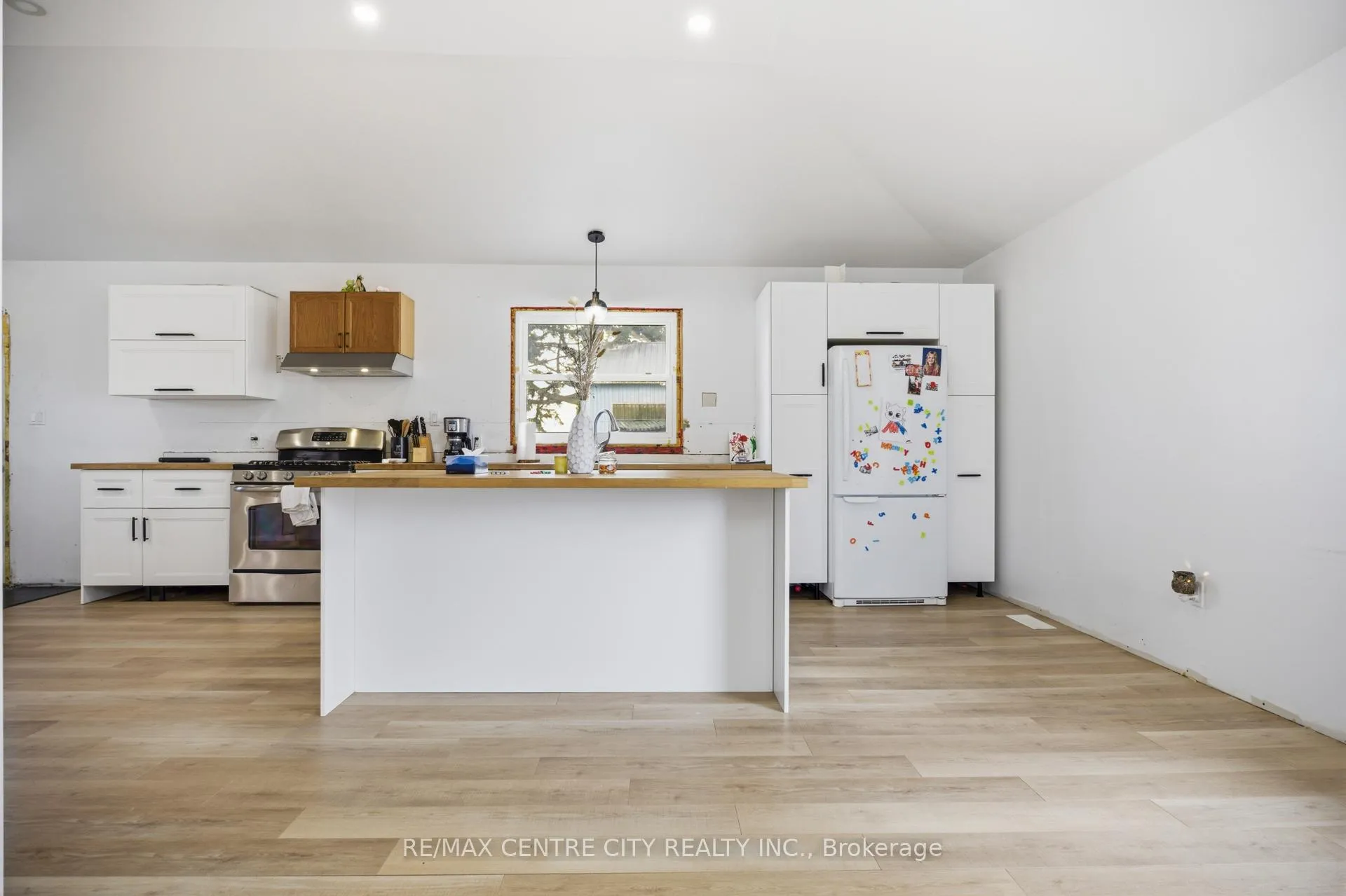 Photo 18 of 26179 Talbot Line, West Elgin, Rural West Elgin — HOMEH