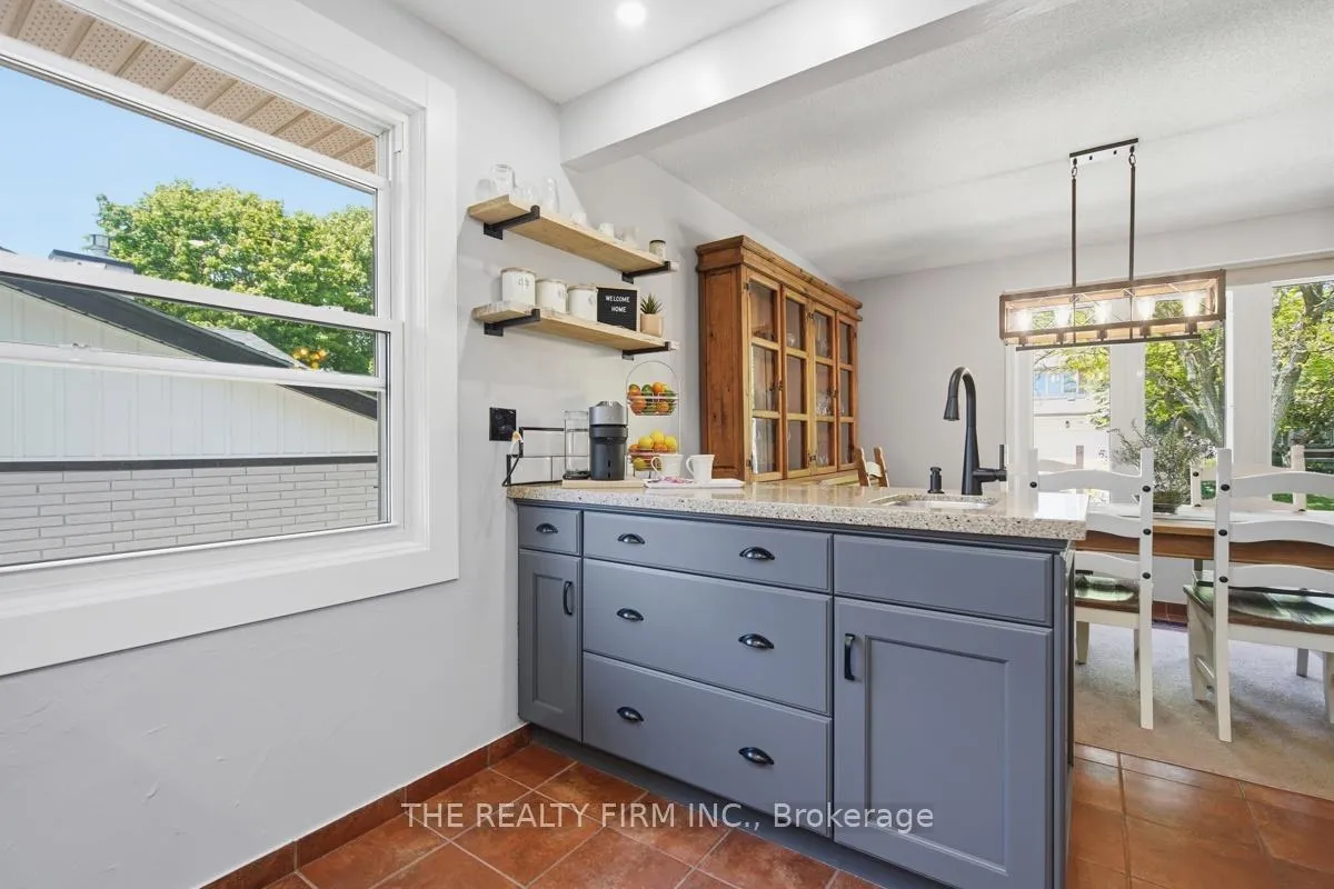 Photo 8 of 742 Cranbrook Road, London, South M — HOMEH