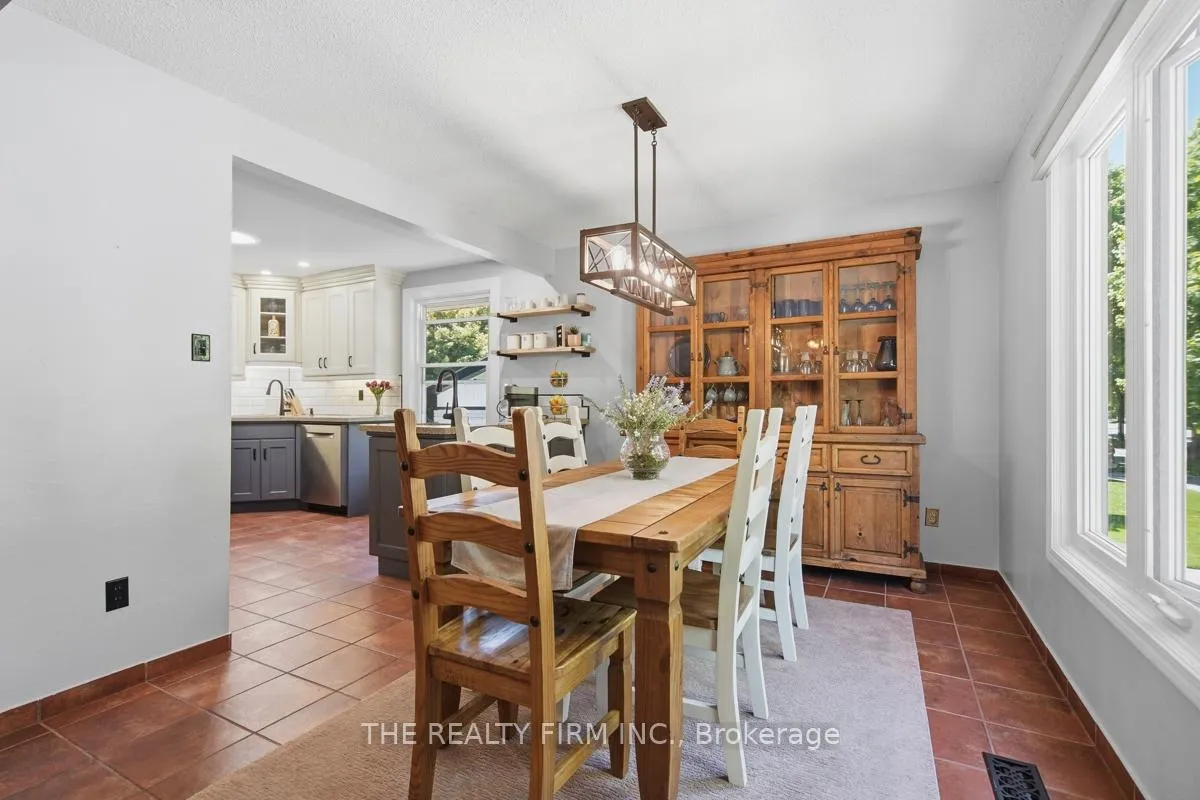 Photo 9 of 742 Cranbrook Road, London, South M — HOMEH