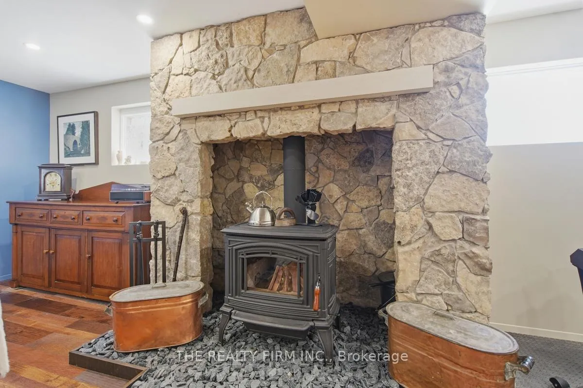 Photo 29 of 742 Cranbrook Road, London, South M — HOMEH
