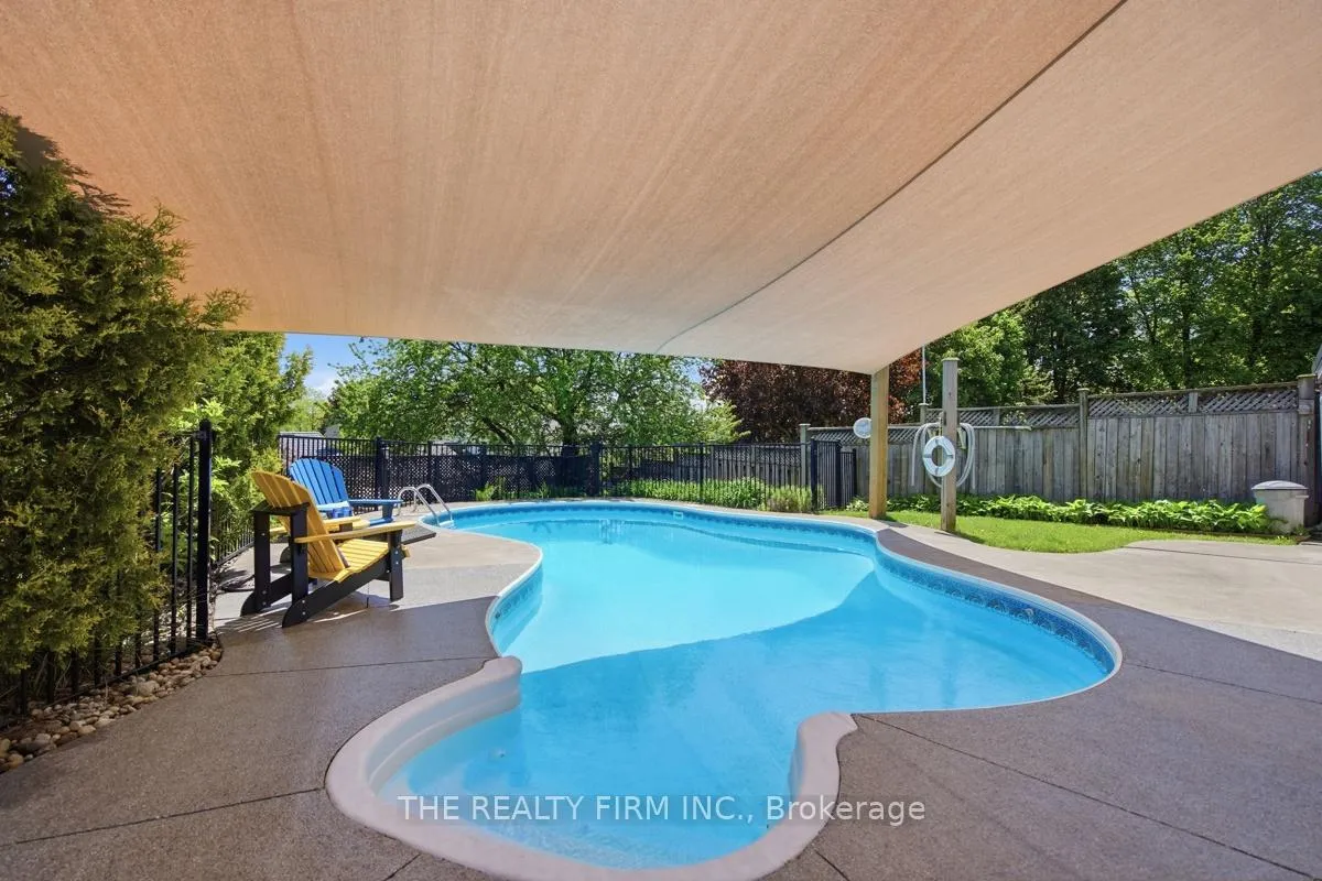 Photo 38 of 742 Cranbrook Road, London, South M — HOMEH