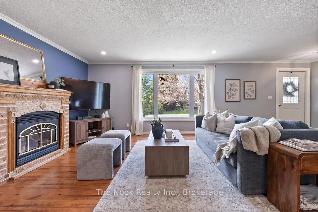 Photo 10 of 16 Robmar Crescent, Kawartha Lakes, Manilla — HOMEH