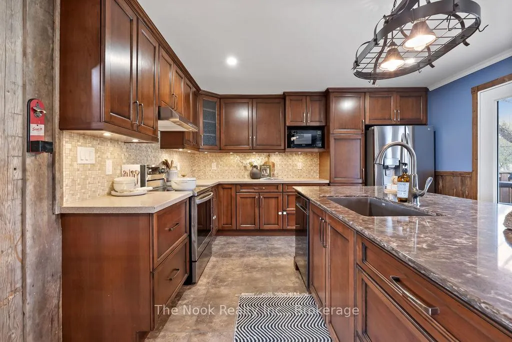 Photo 18 of 16 Robmar Crescent, Kawartha Lakes, Manilla — HOMEH