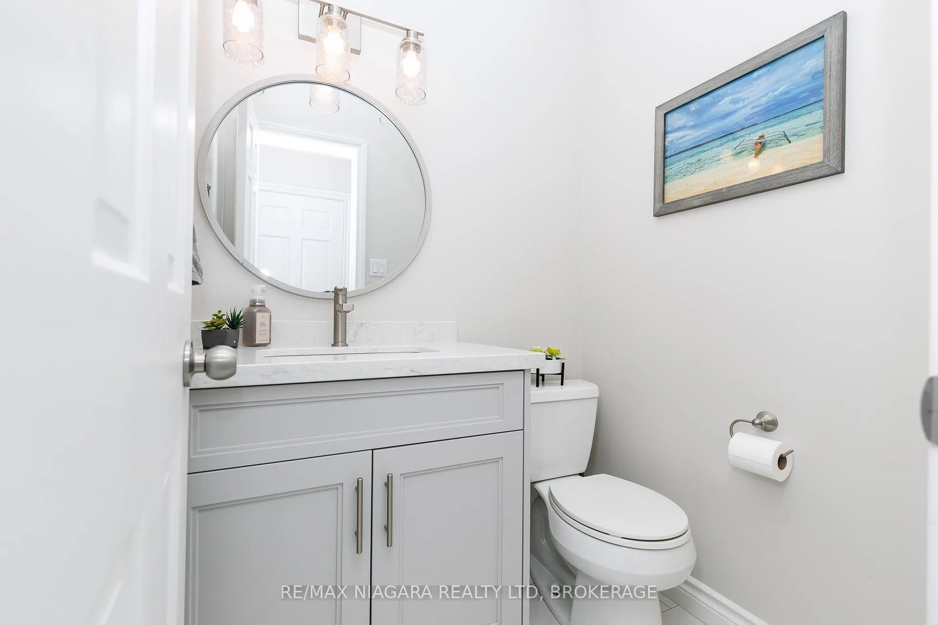 Photo 5 of 162 Pancake Lane, Pelham, Fonthill — HOMEH