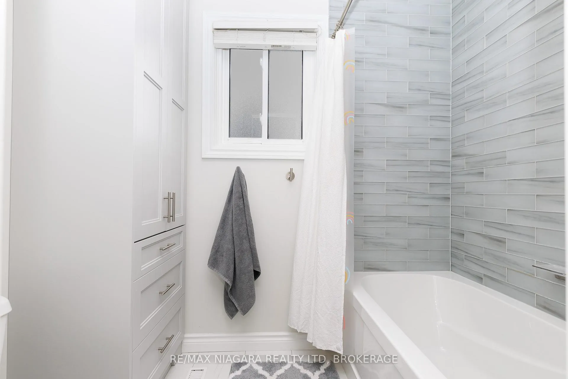 Photo 18 of 162 Pancake Lane, Pelham, Fonthill — HOMEH