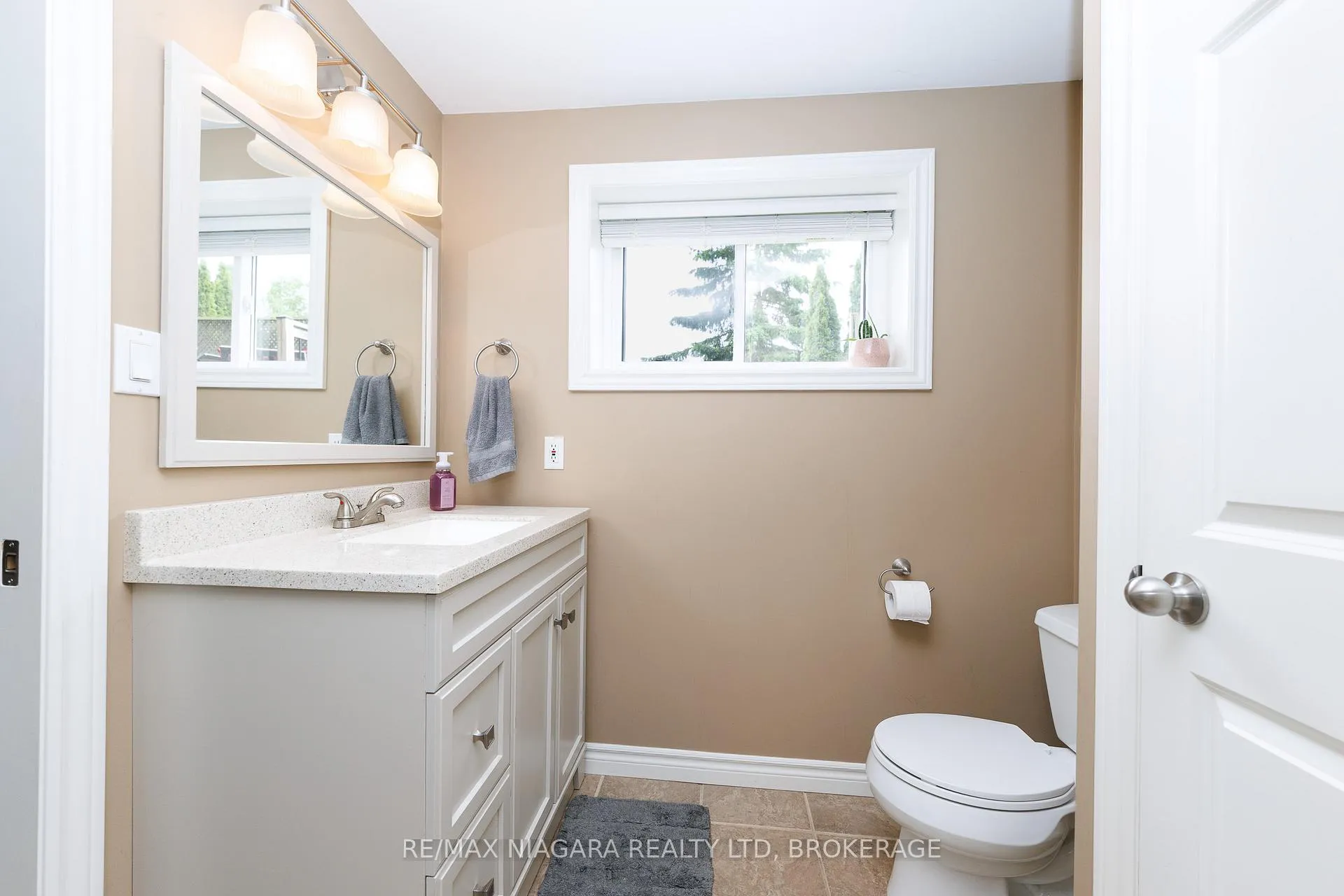 Photo 30 of 162 Pancake Lane, Pelham, Fonthill — HOMEH