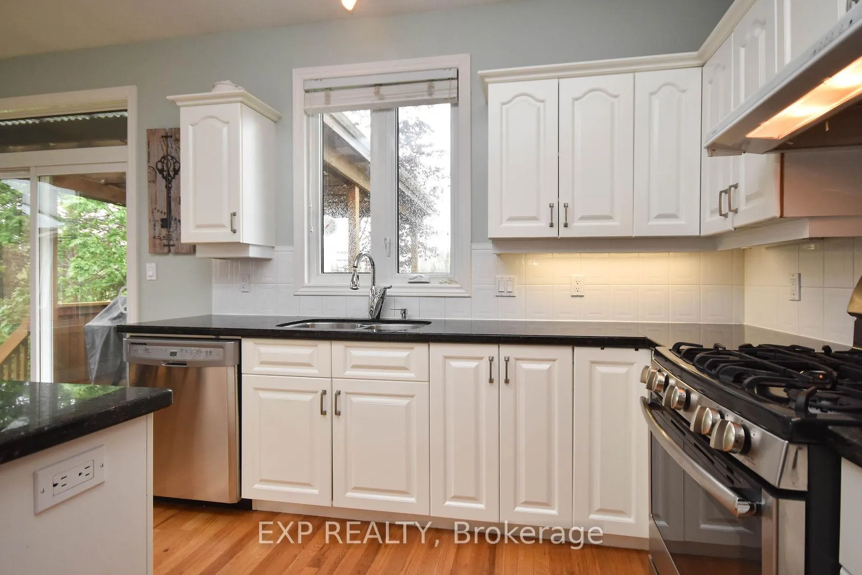 Photo 14 of 29 Stonecroft Terrace, Ottawa, Kanata - Kanata Lakes/Heritage Hills — HOMEH