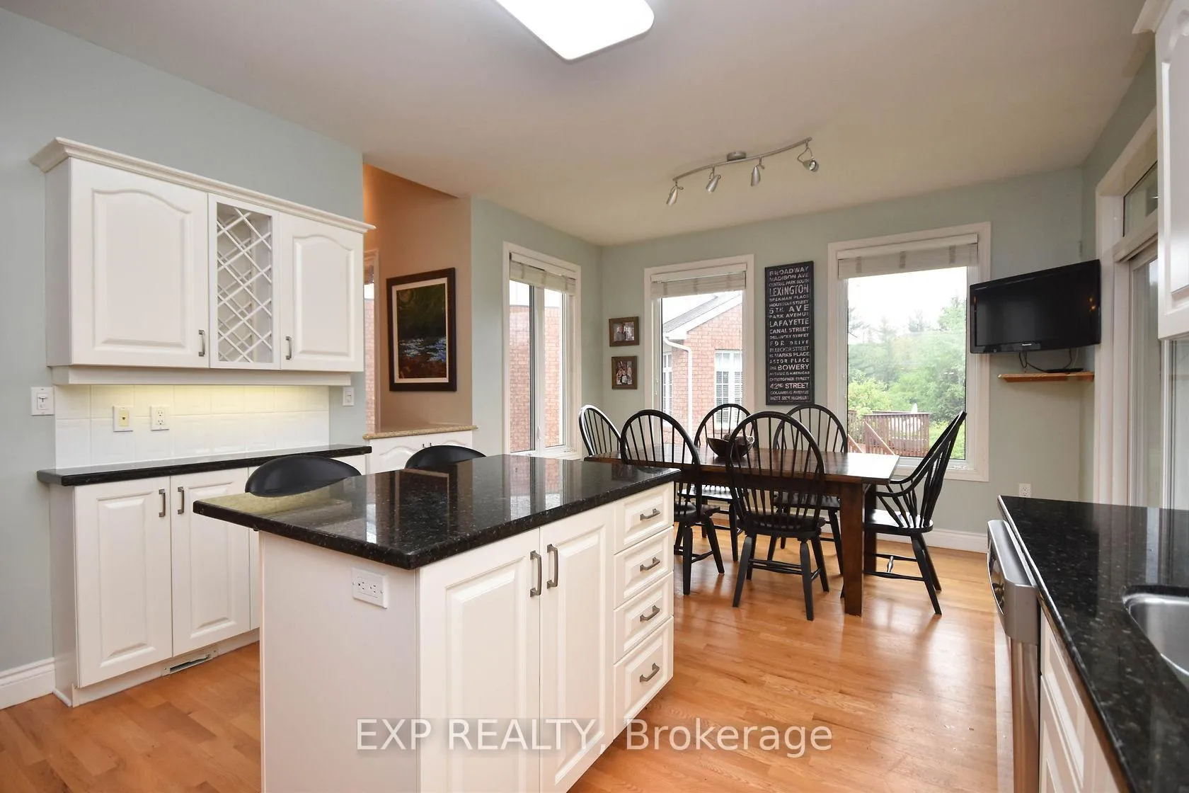 Photo 15 of 29 Stonecroft Terrace, Ottawa, Kanata - Kanata Lakes/Heritage Hills — HOMEH