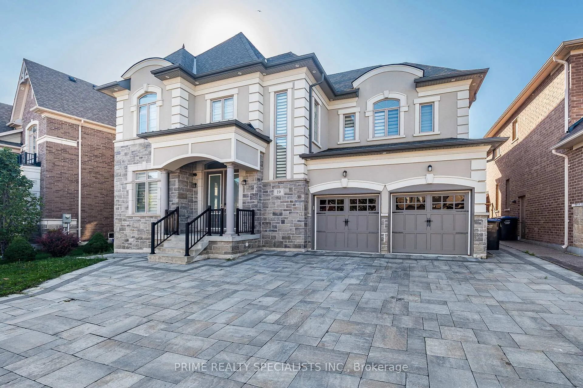 Photo 2 of 19 Cloverhaven Rd, Brampton, Toronto Gore Rural Estate — HOMEH