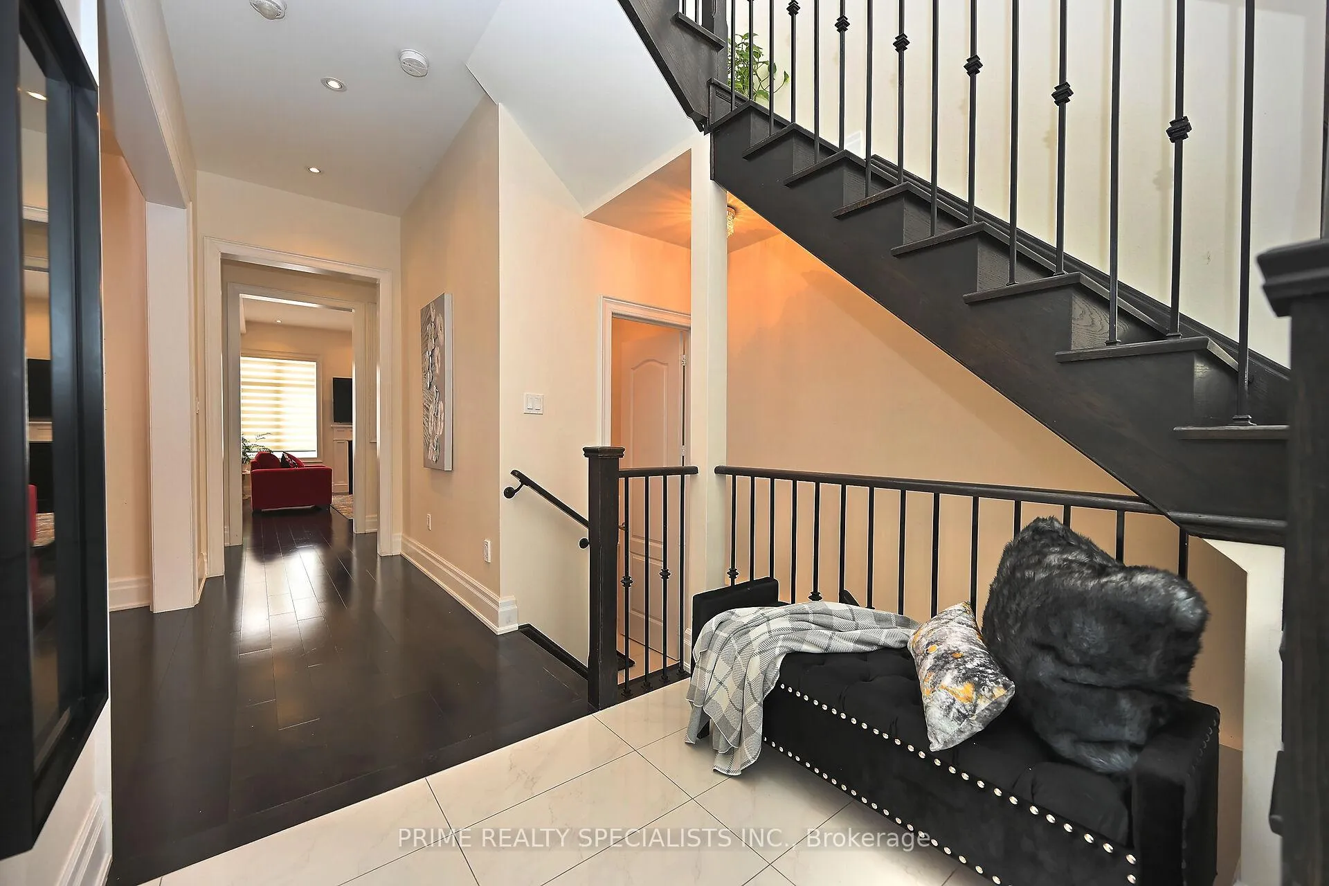 Photo 10 of 19 Cloverhaven Rd, Brampton, Toronto Gore Rural Estate — HOMEH