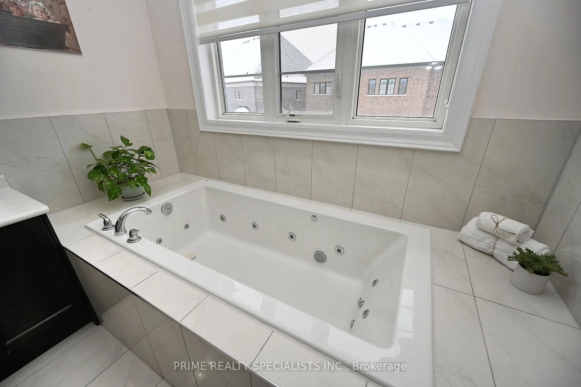 Photo 31 of 19 Cloverhaven Rd, Brampton, Toronto Gore Rural Estate — HOMEH
