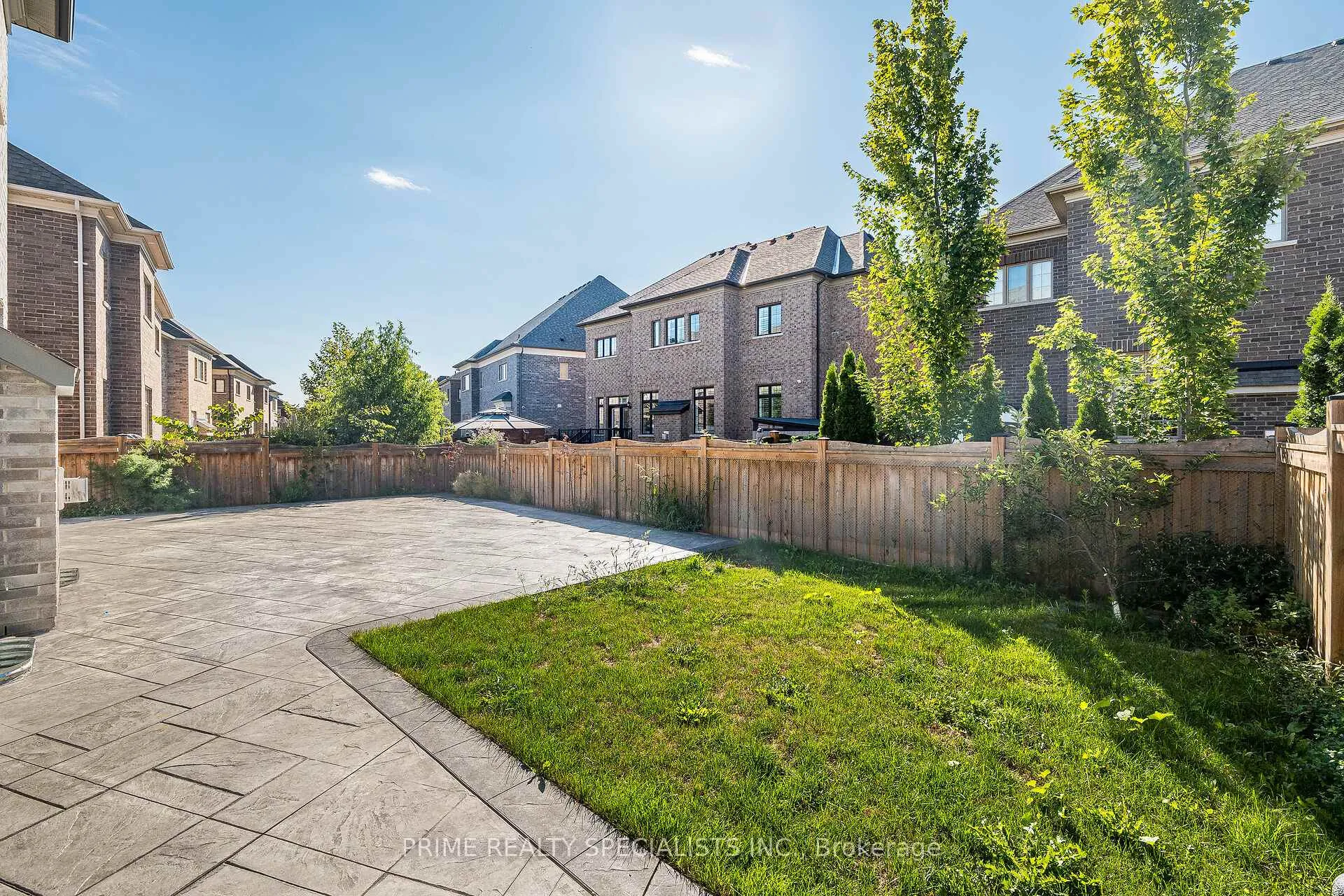 Photo 48 of 19 Cloverhaven Rd, Brampton, Toronto Gore Rural Estate — HOMEH
