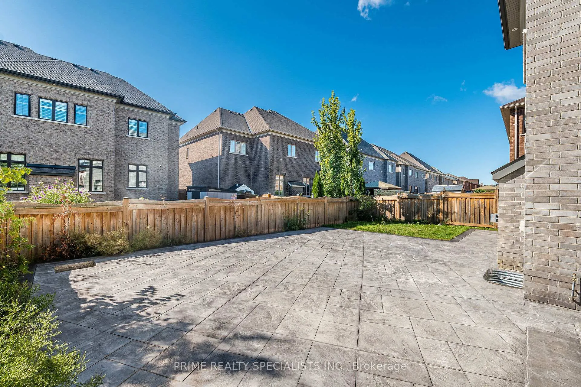 Photo 49 of 19 Cloverhaven Rd, Brampton, Toronto Gore Rural Estate — HOMEH