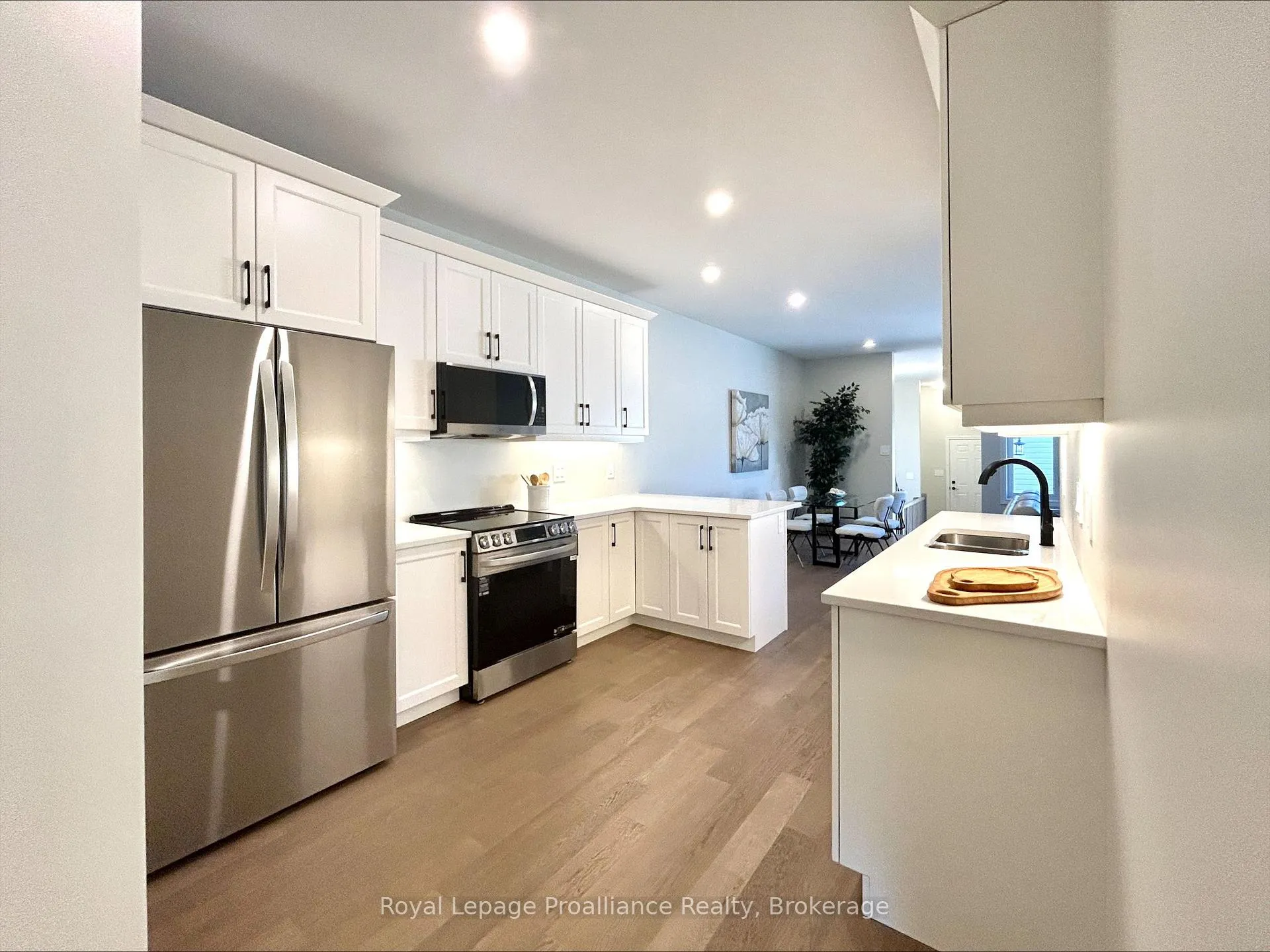 Photo 9 of 35 Athabaska Drive, Belleville, Thurlow Ward — HOMEH