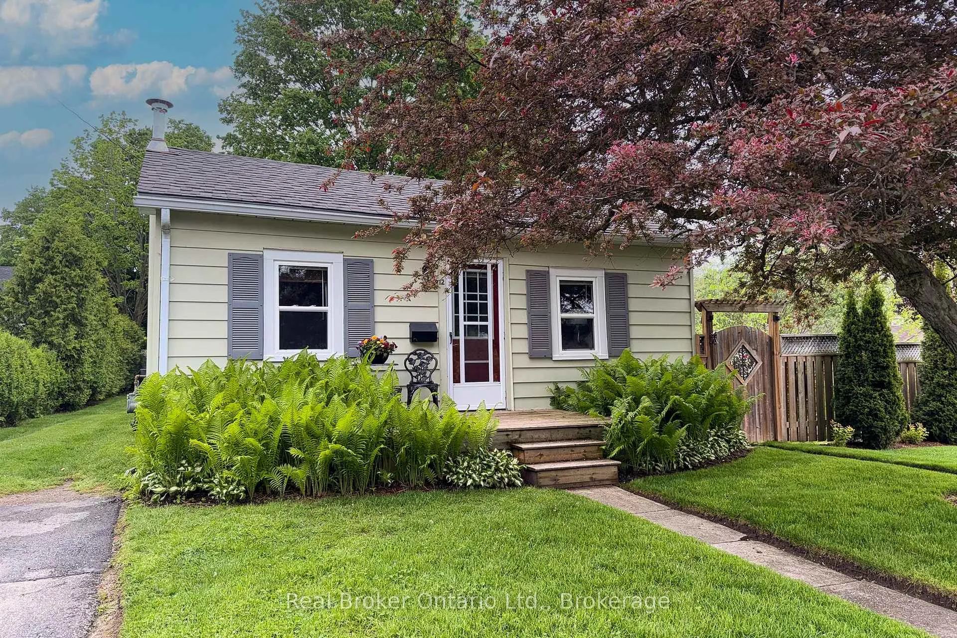 Photo 1 of 12 Spencer Street, Brant, Paris — HOMEH