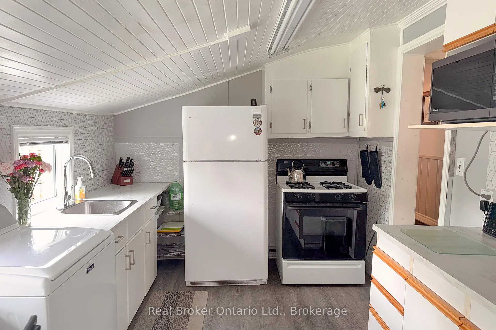 Photo 18 of 12 Spencer Street, Brant, Paris — HOMEH