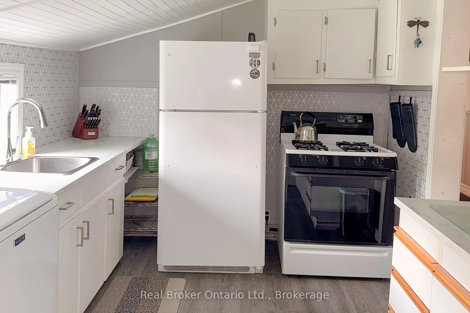 Photo 19 of 12 Spencer Street, Brant, Paris — HOMEH