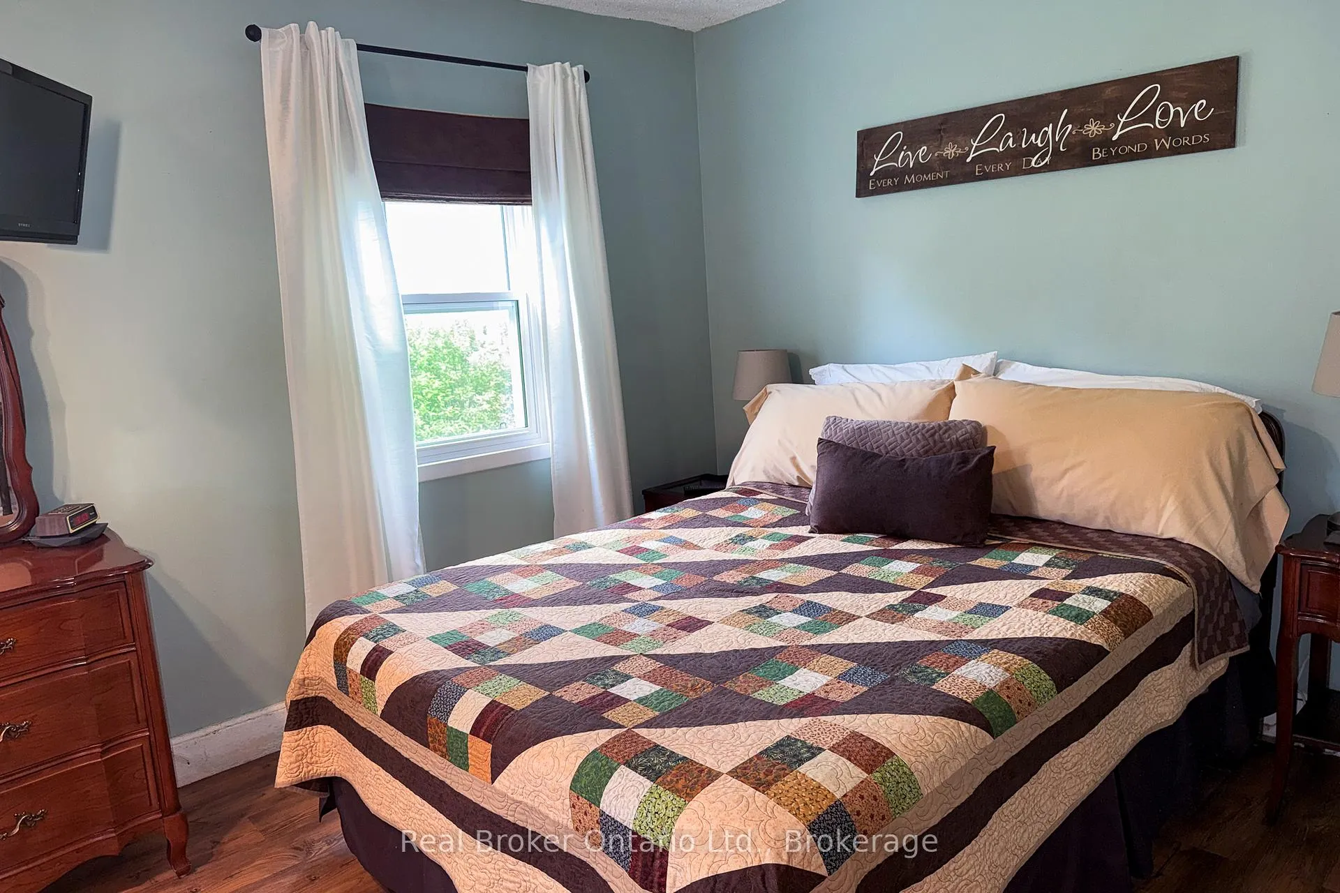 Photo 23 of 12 Spencer Street, Brant, Paris — HOMEH