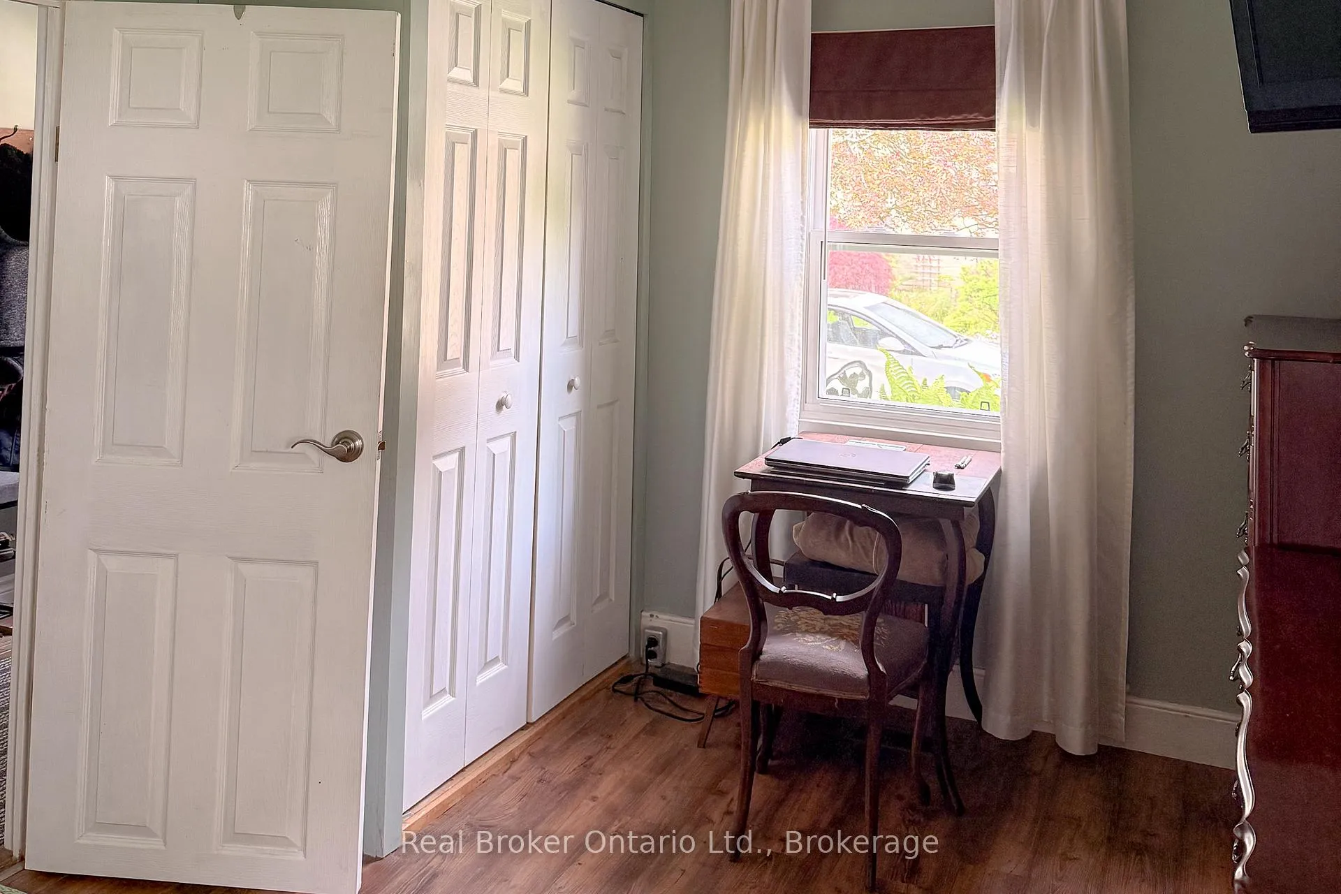 Photo 25 of 12 Spencer Street, Brant, Paris — HOMEH