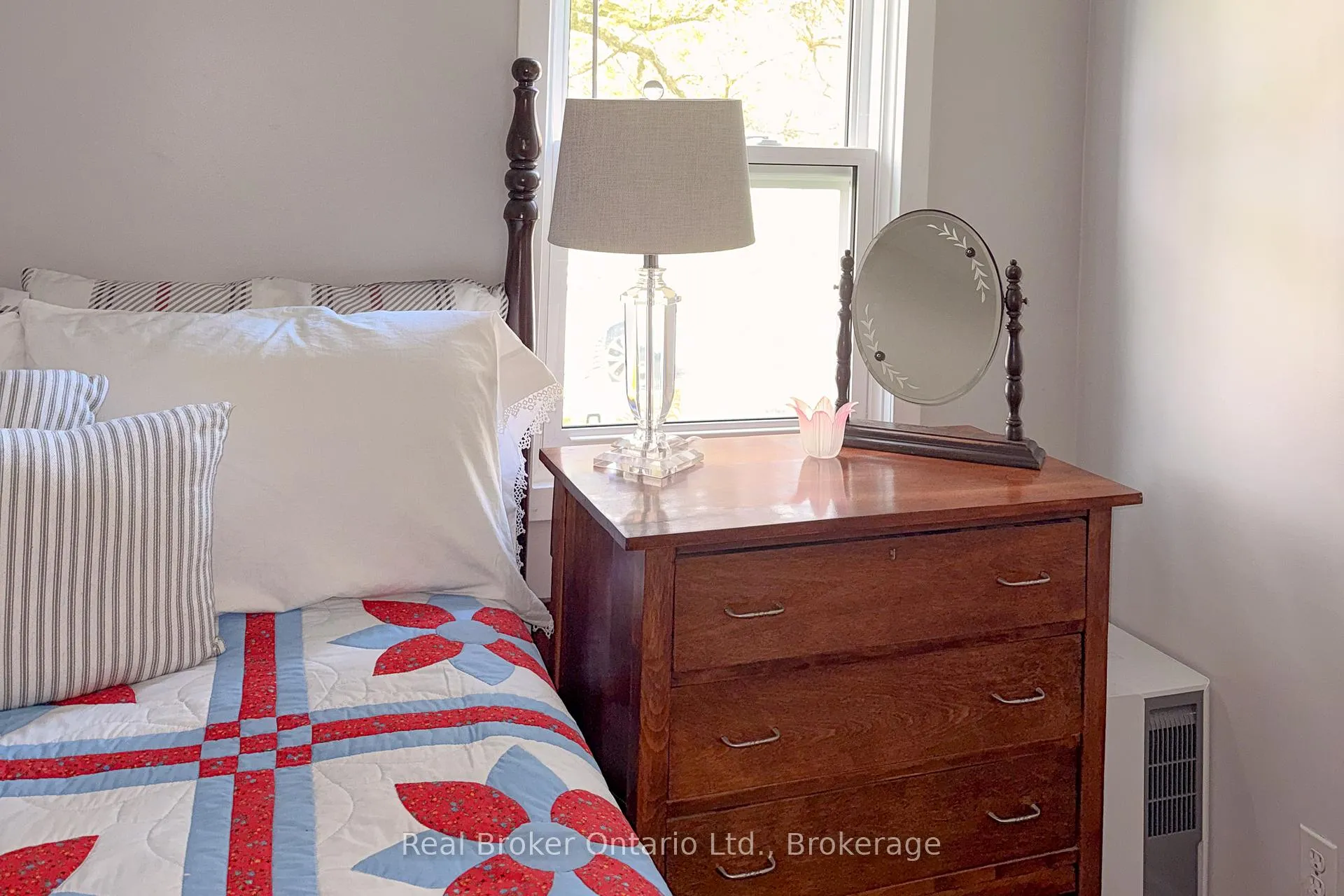 Photo 27 of 12 Spencer Street, Brant, Paris — HOMEH