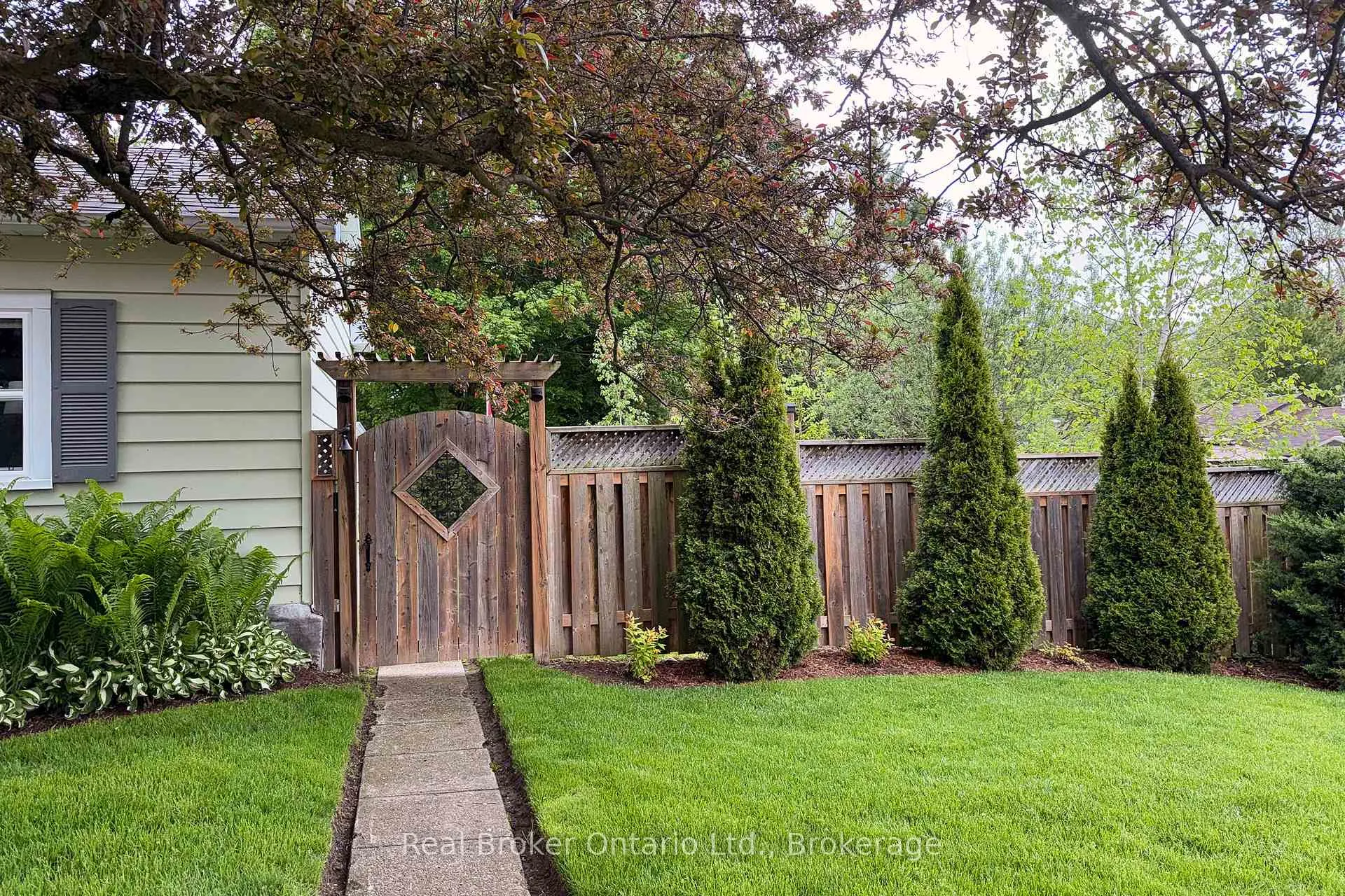 Photo 29 of 12 Spencer Street, Brant, Paris — HOMEH