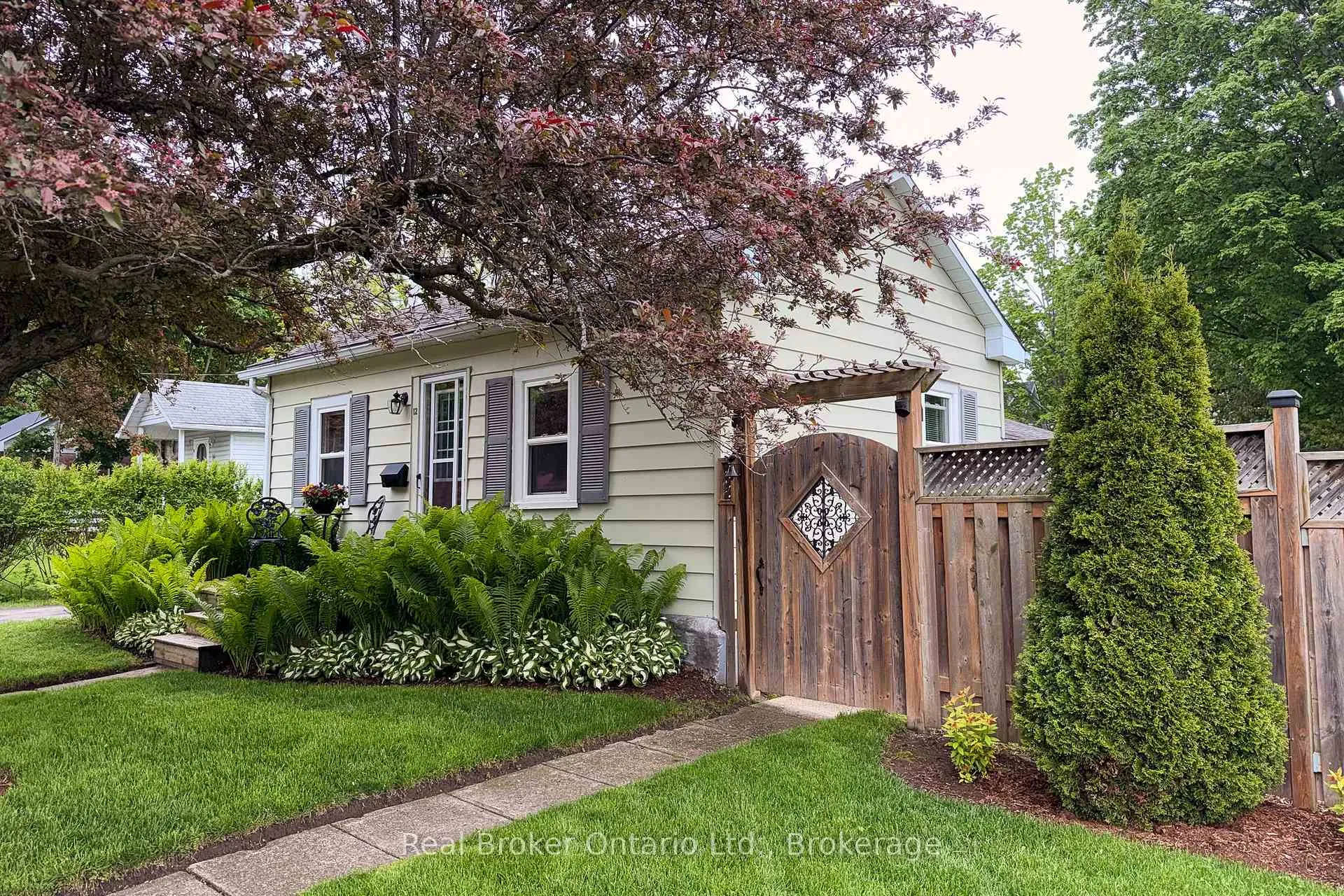 Photo 30 of 12 Spencer Street, Brant, Paris — HOMEH