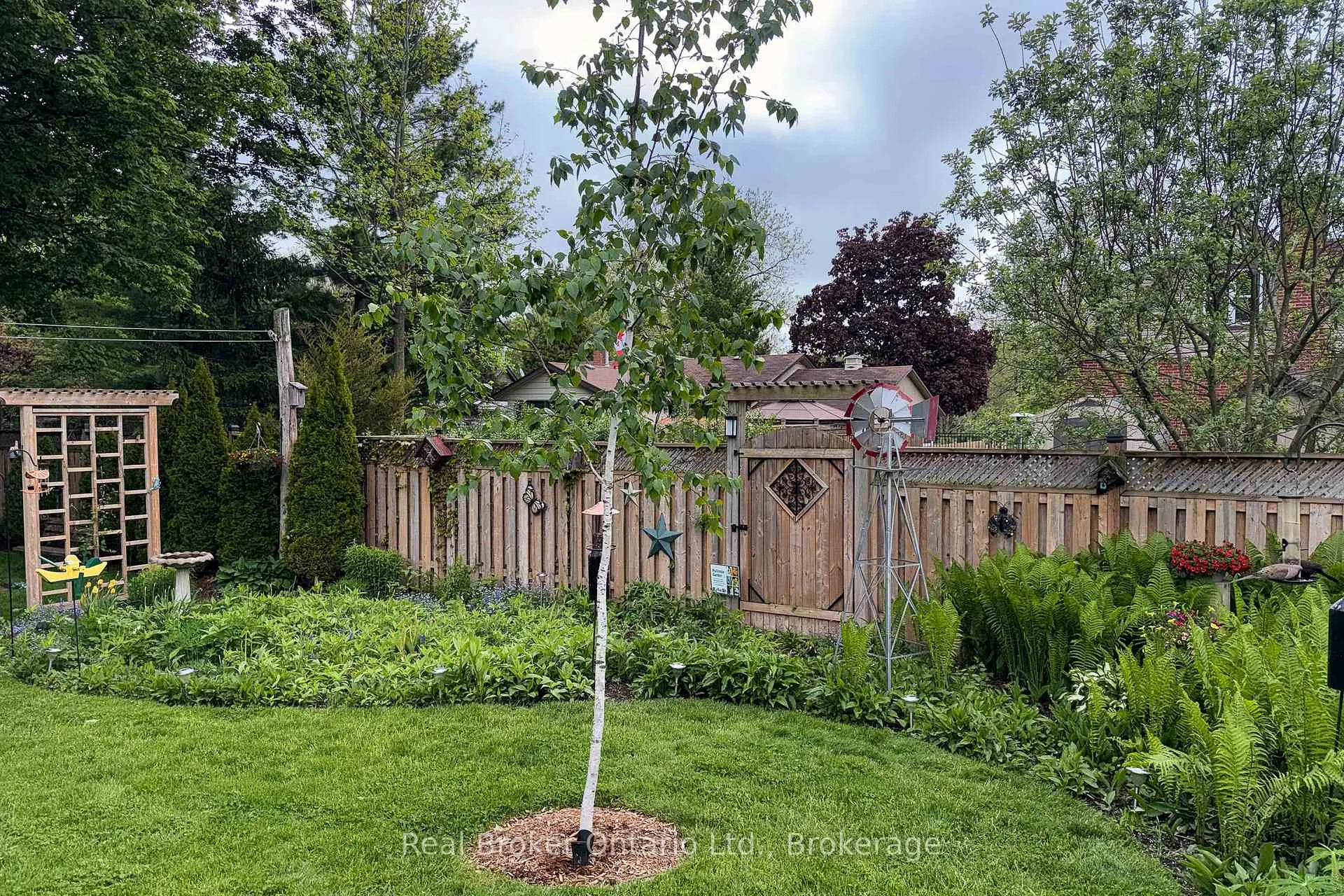 Photo 33 of 12 Spencer Street, Brant, Paris — HOMEH