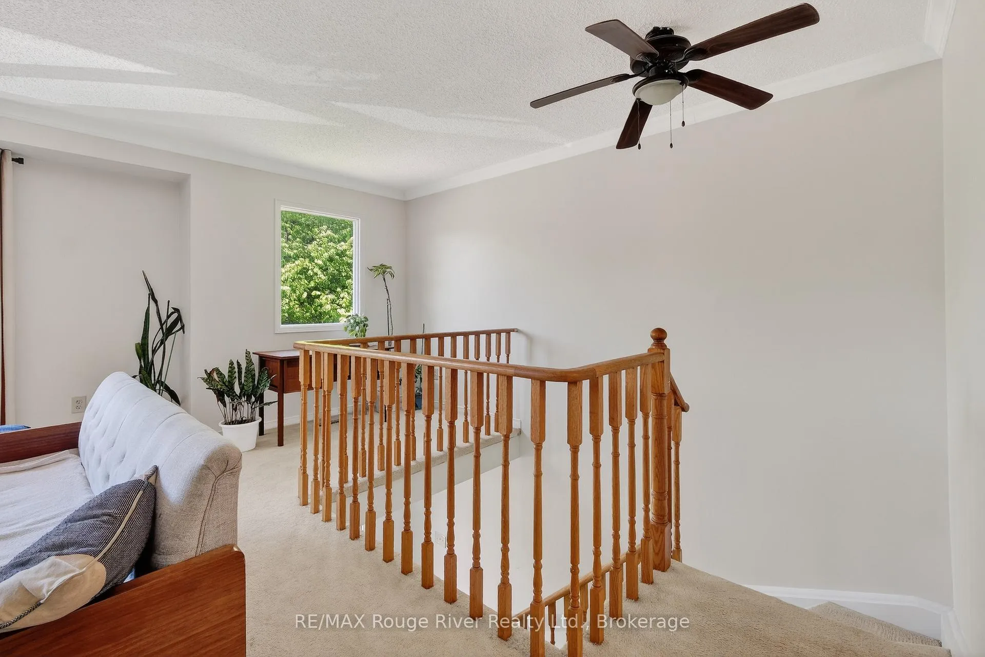 Photo 4 of 9 Farncomb Crescent, Clarington, Bowmanville — HOMEH