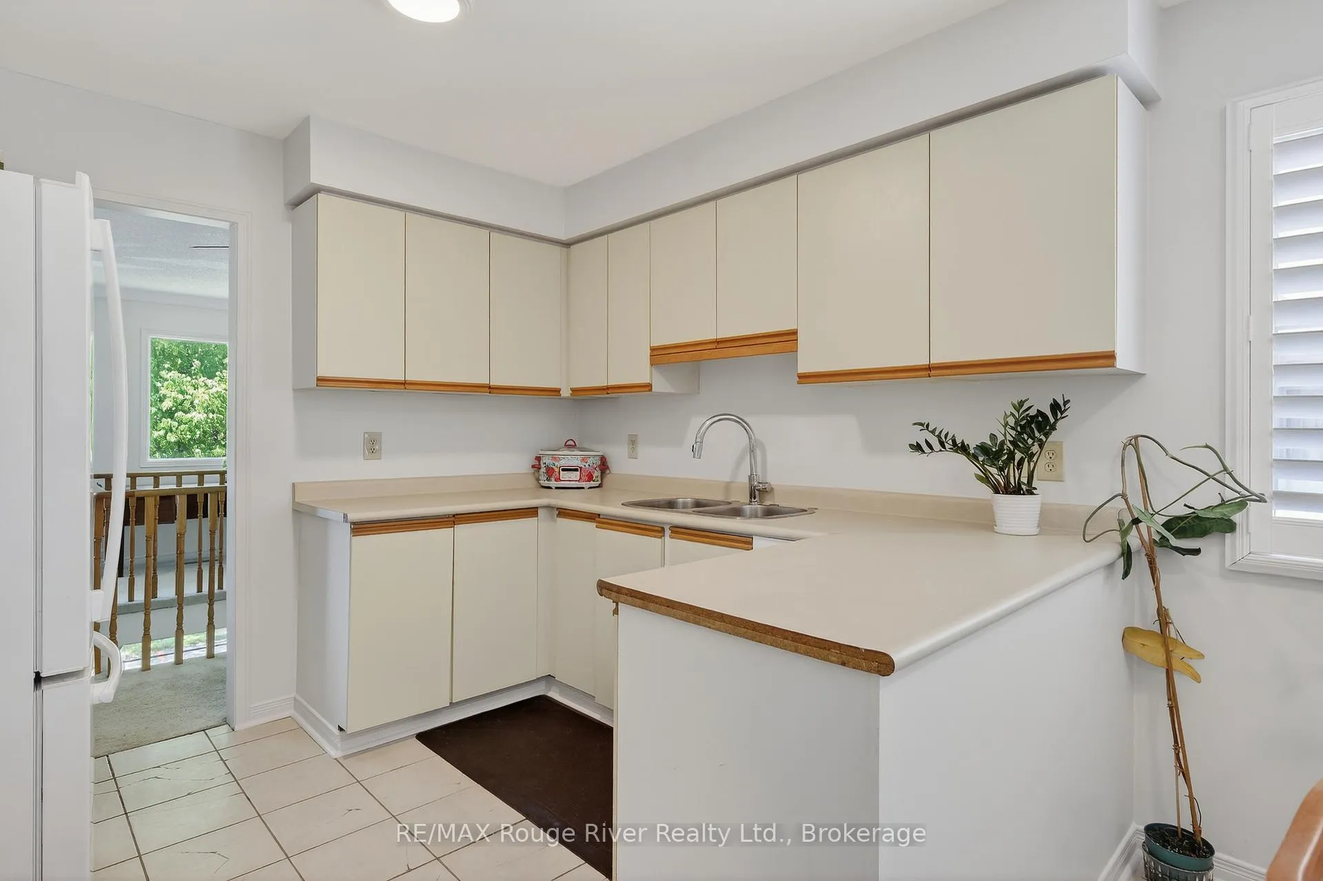 Photo 11 of 9 Farncomb Crescent, Clarington, Bowmanville — HOMEH