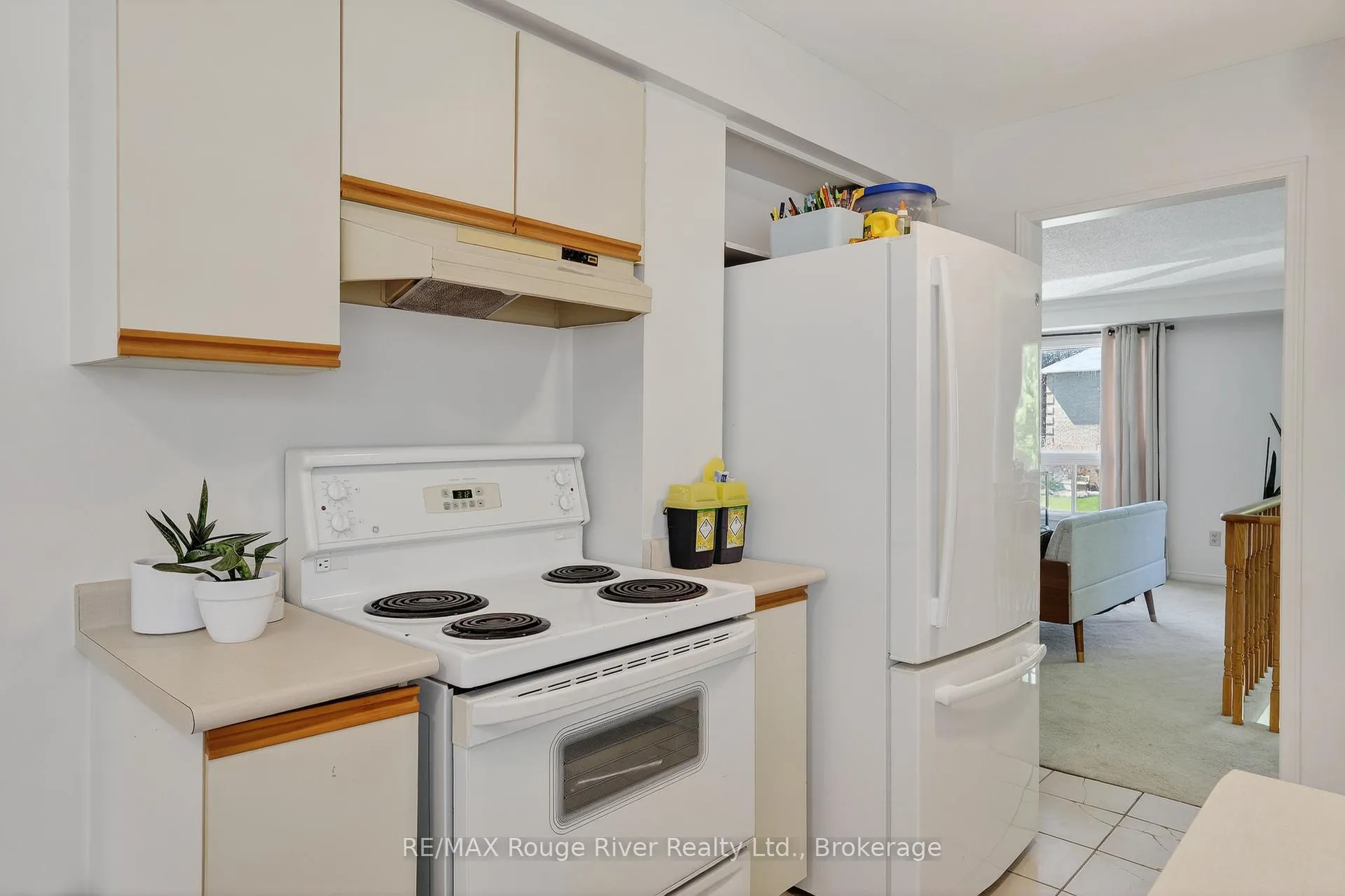 Photo 12 of 9 Farncomb Crescent, Clarington, Bowmanville — HOMEH