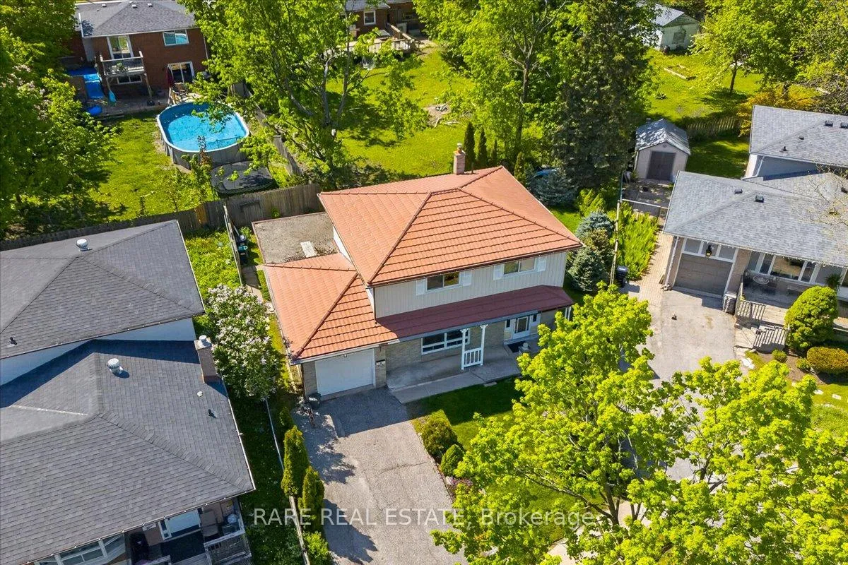 Photo 2 of 21 Porter Crescent, Barrie, Grove East — HOMEH