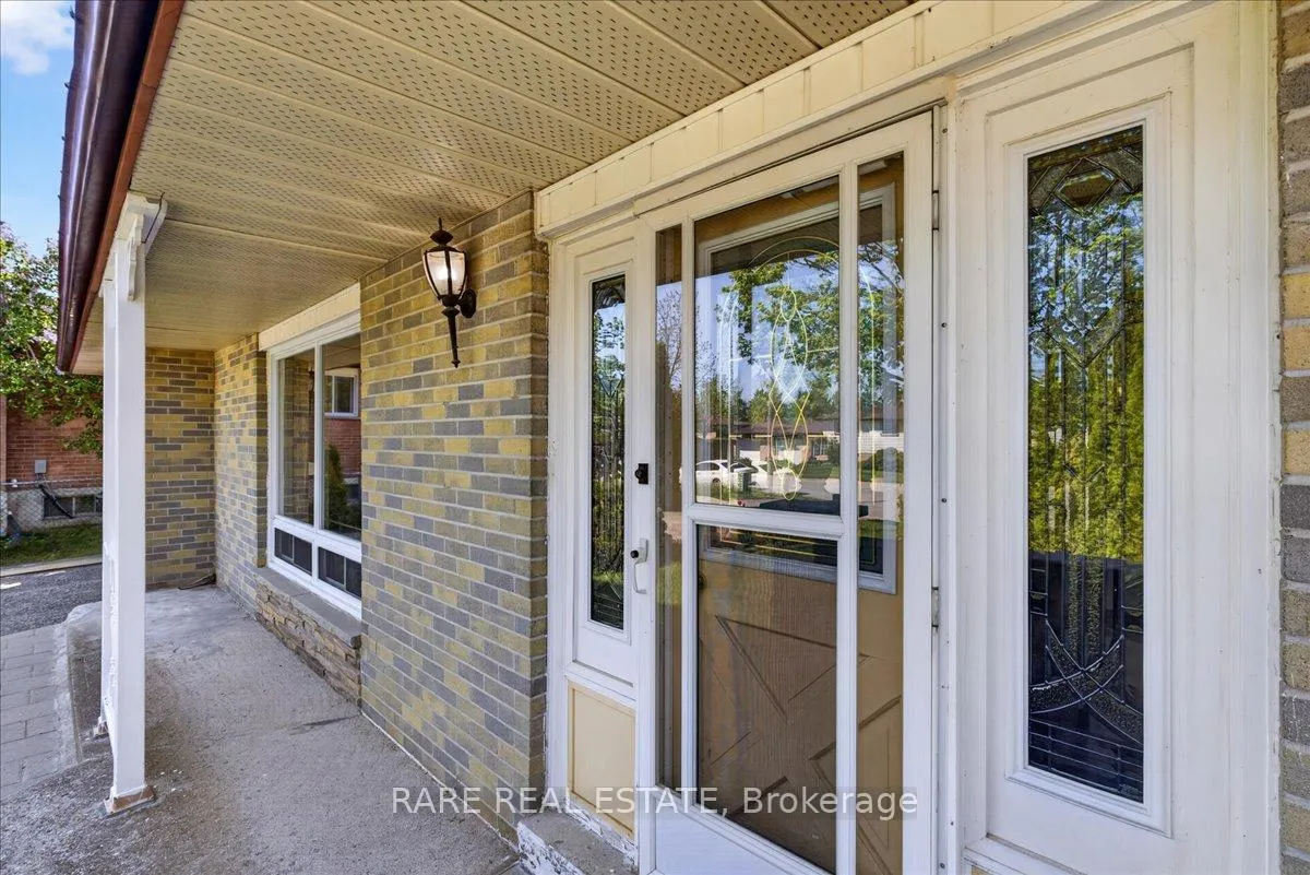 Photo 4 of 21 Porter Crescent, Barrie, Grove East — HOMEH