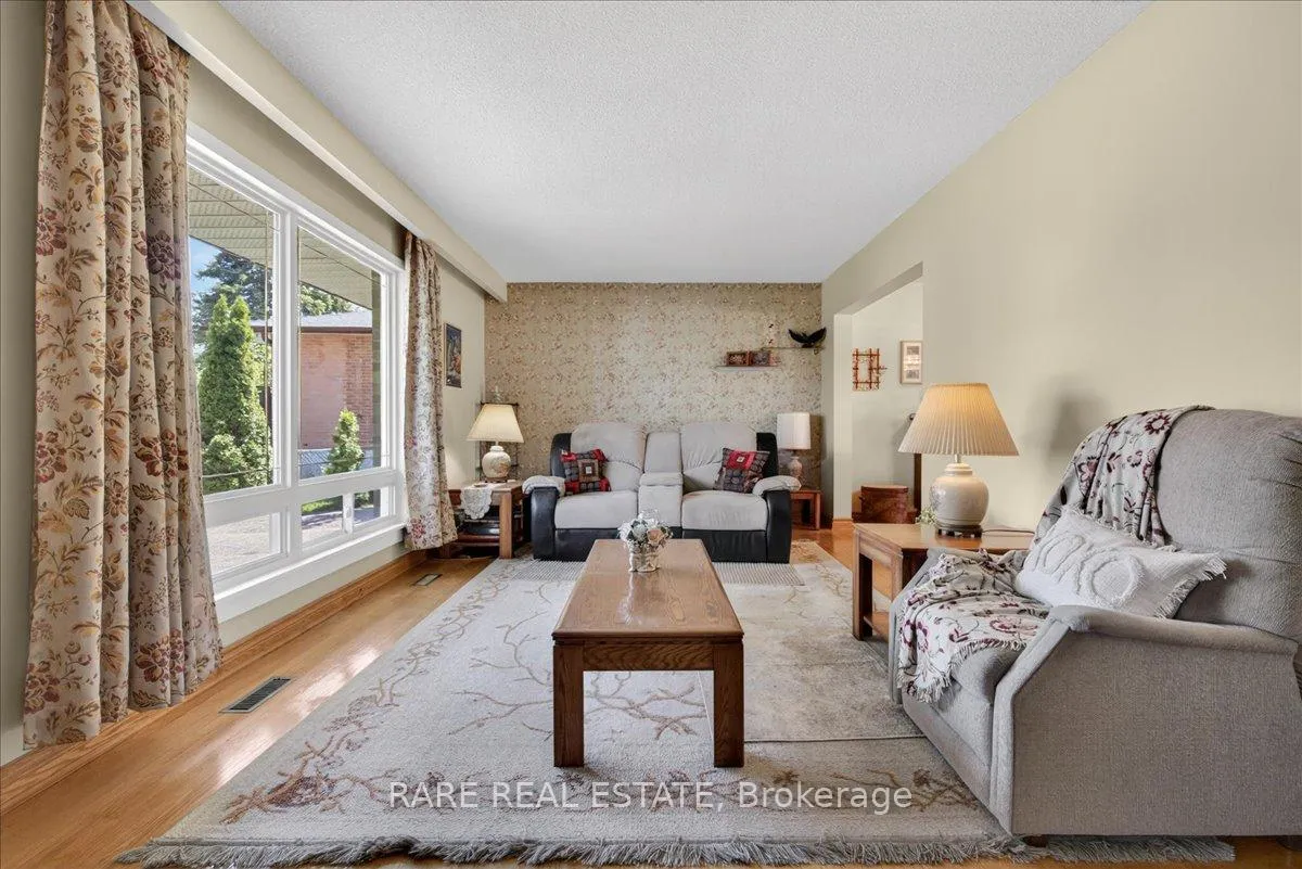 Photo 6 of 21 Porter Crescent, Barrie, Grove East — HOMEH
