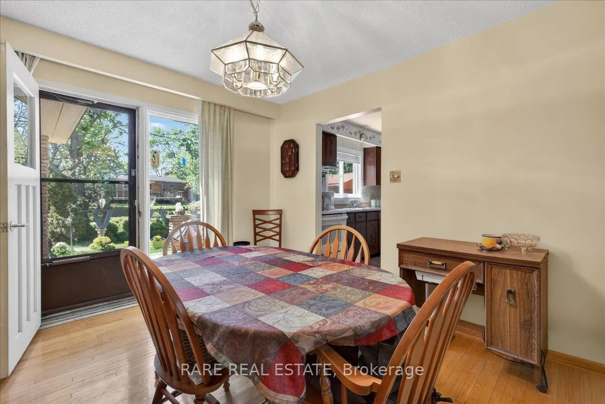 Photo 7 of 21 Porter Crescent, Barrie, Grove East — HOMEH