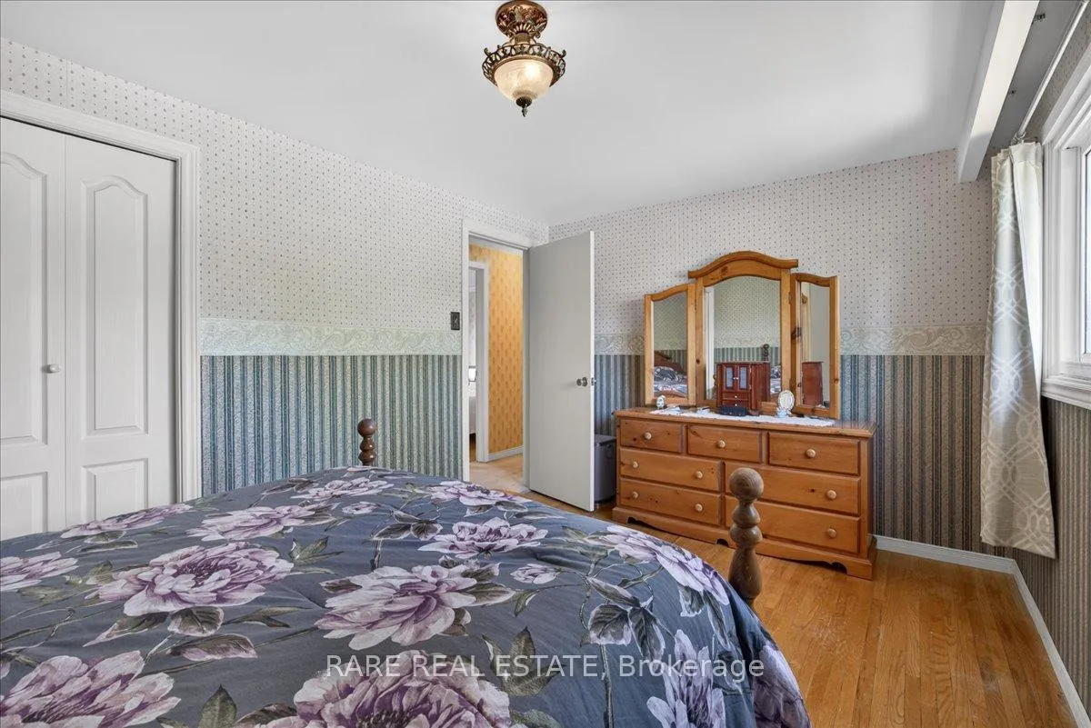 Photo 13 of 21 Porter Crescent, Barrie, Grove East — HOMEH