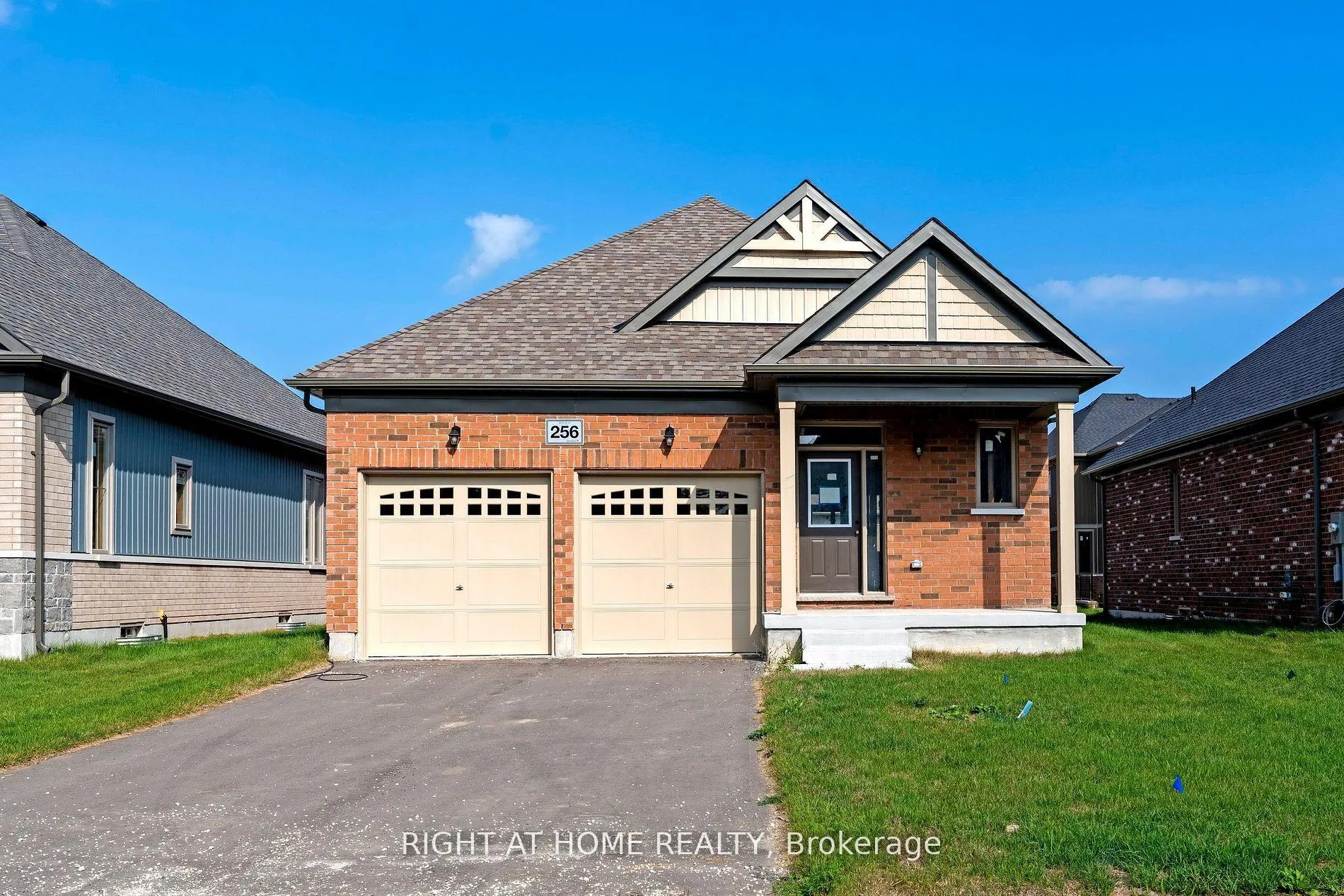 Photo 2 of 256 Duncan Street, Clearview, Stayner — HOMEH