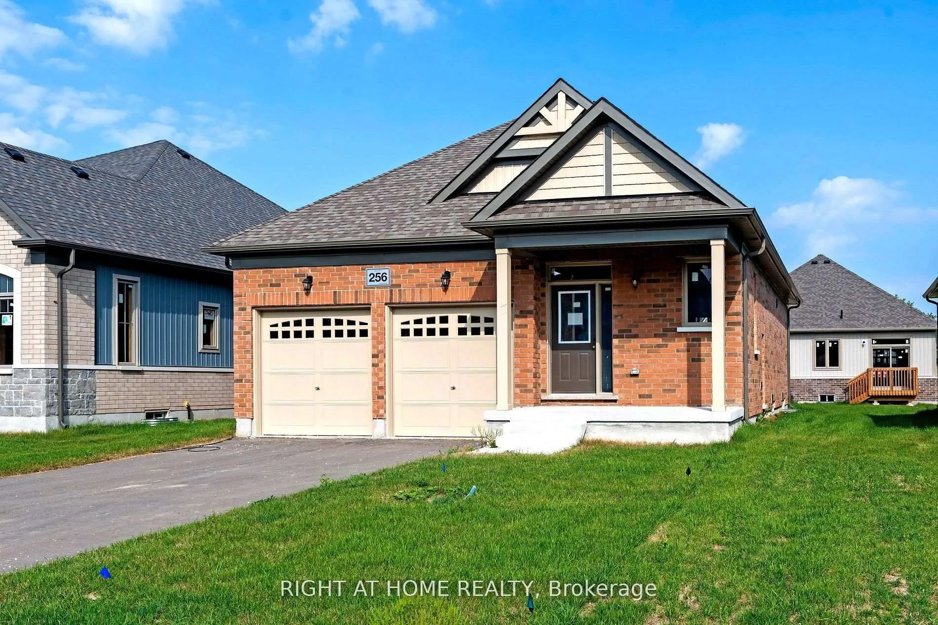 Photo 3 of 256 Duncan Street, Clearview, Stayner — HOMEH