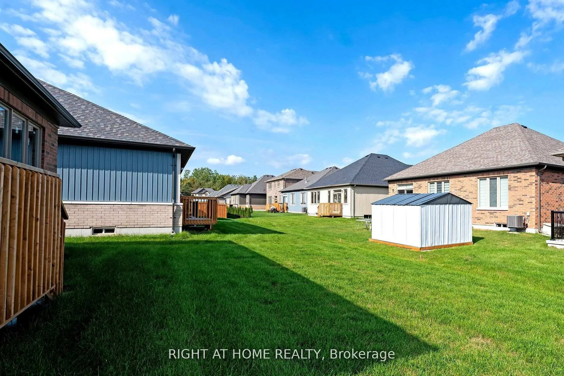 Photo 5 of 256 Duncan Street, Clearview, Stayner — HOMEH