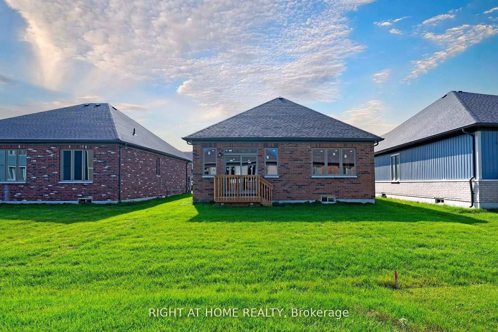Photo 11 of 256 Duncan Street, Clearview, Stayner — HOMEH