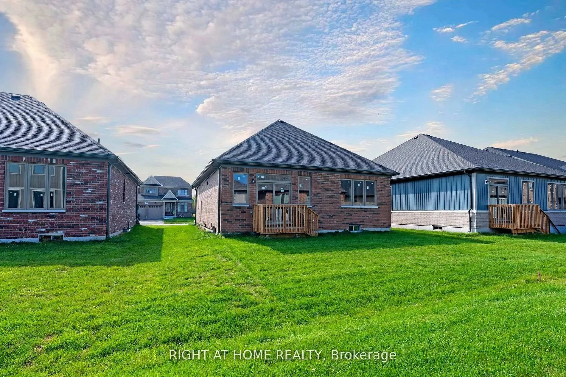 Photo 14 of 256 Duncan Street, Clearview, Stayner — HOMEH