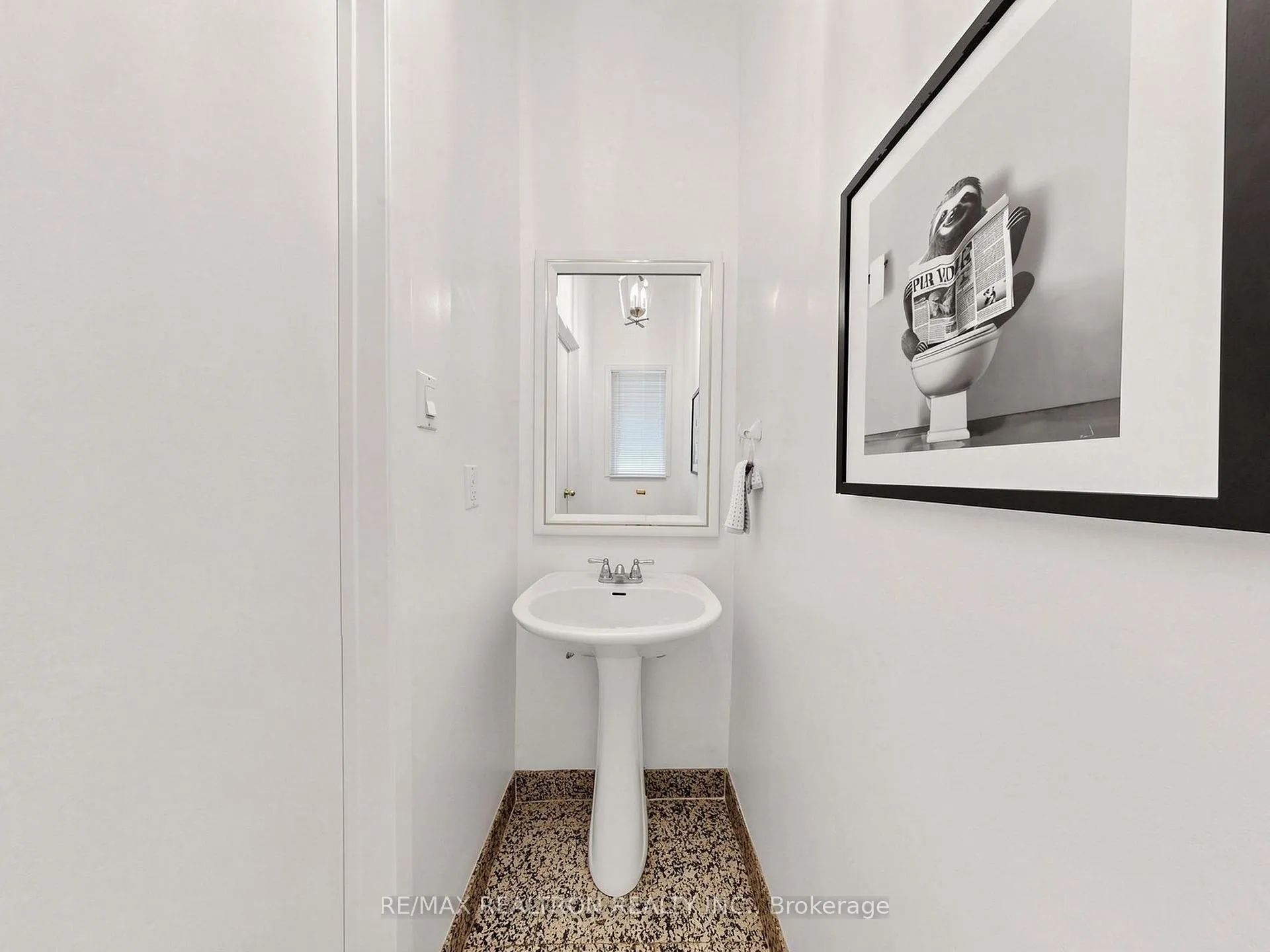 Photo 10 of 16 Foxglove Court, Markham, Unionville — HOMEH