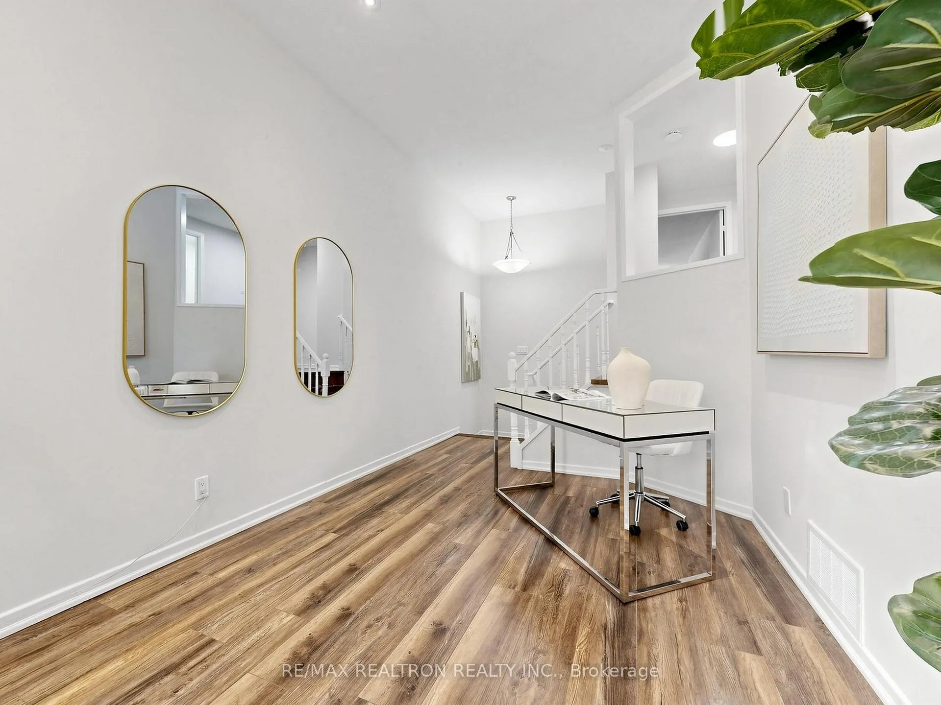 Photo 15 of 16 Foxglove Court, Markham, Unionville — HOMEH