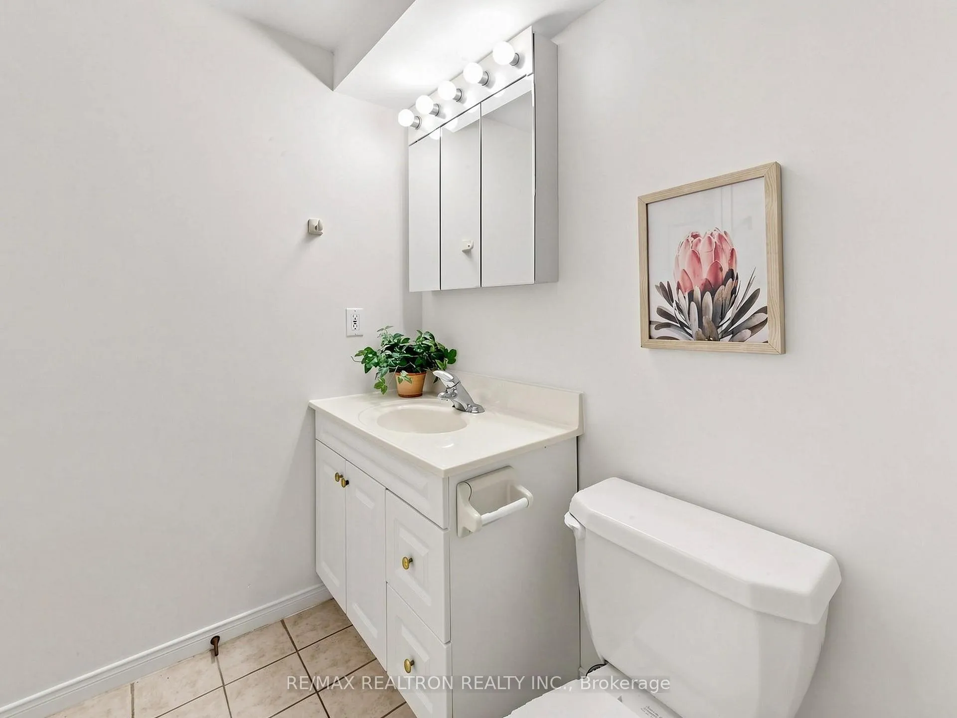 Photo 35 of 16 Foxglove Court, Markham, Unionville — HOMEH