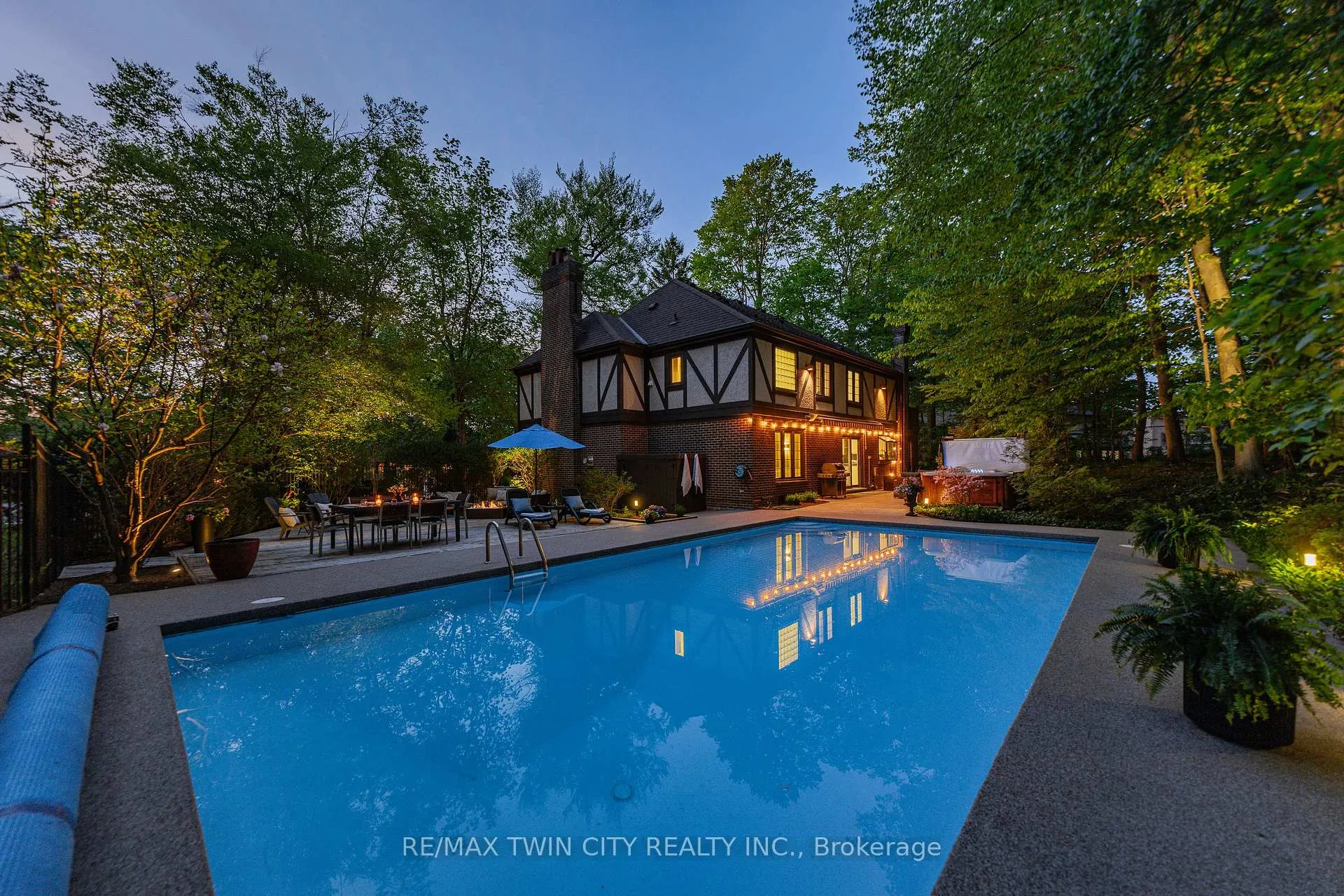 Photo 2 of 370 Green Acres Drive, Waterloo — HOMEH
