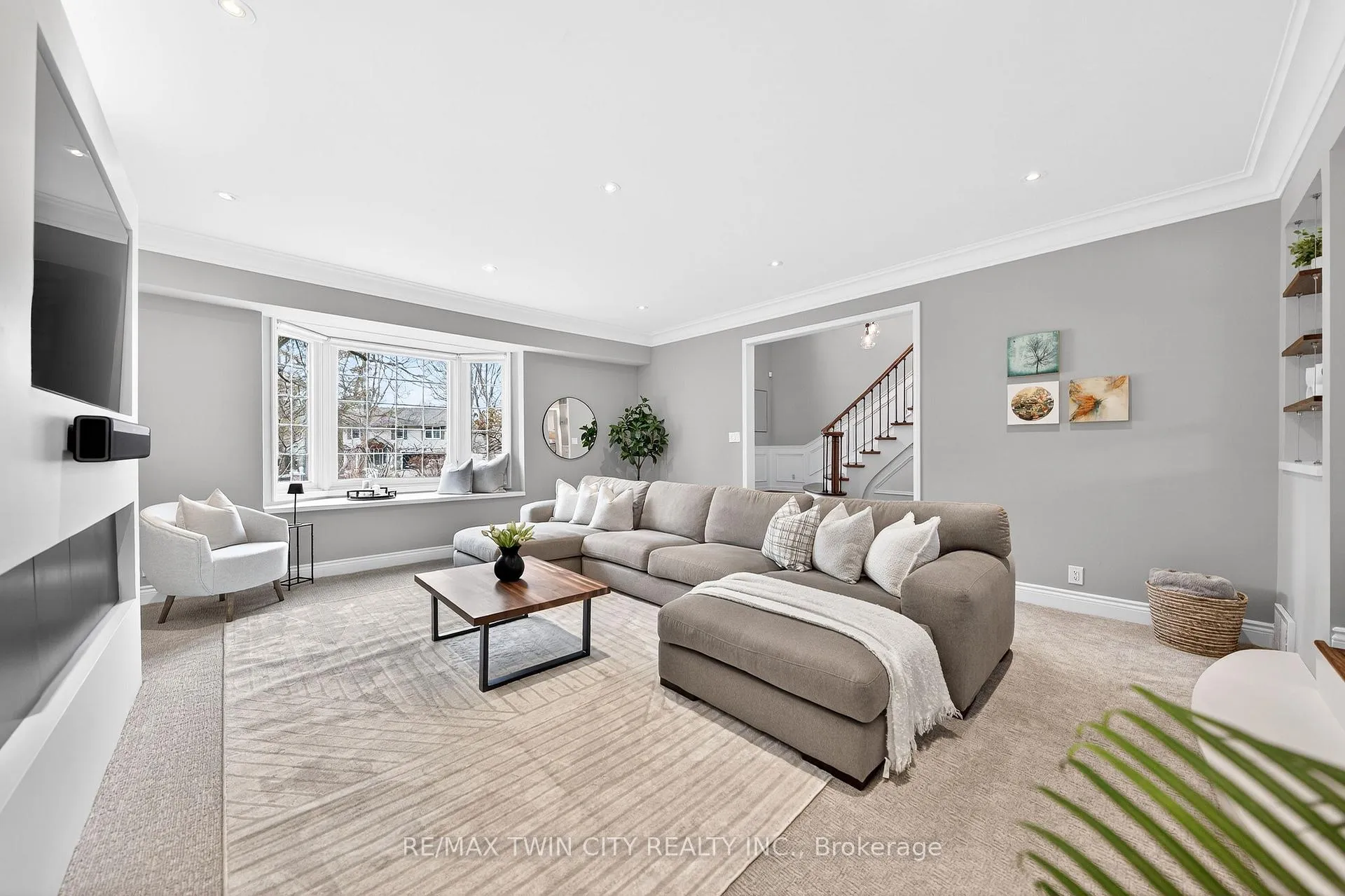 Photo 9 of 370 Green Acres Drive, Waterloo — HOMEH